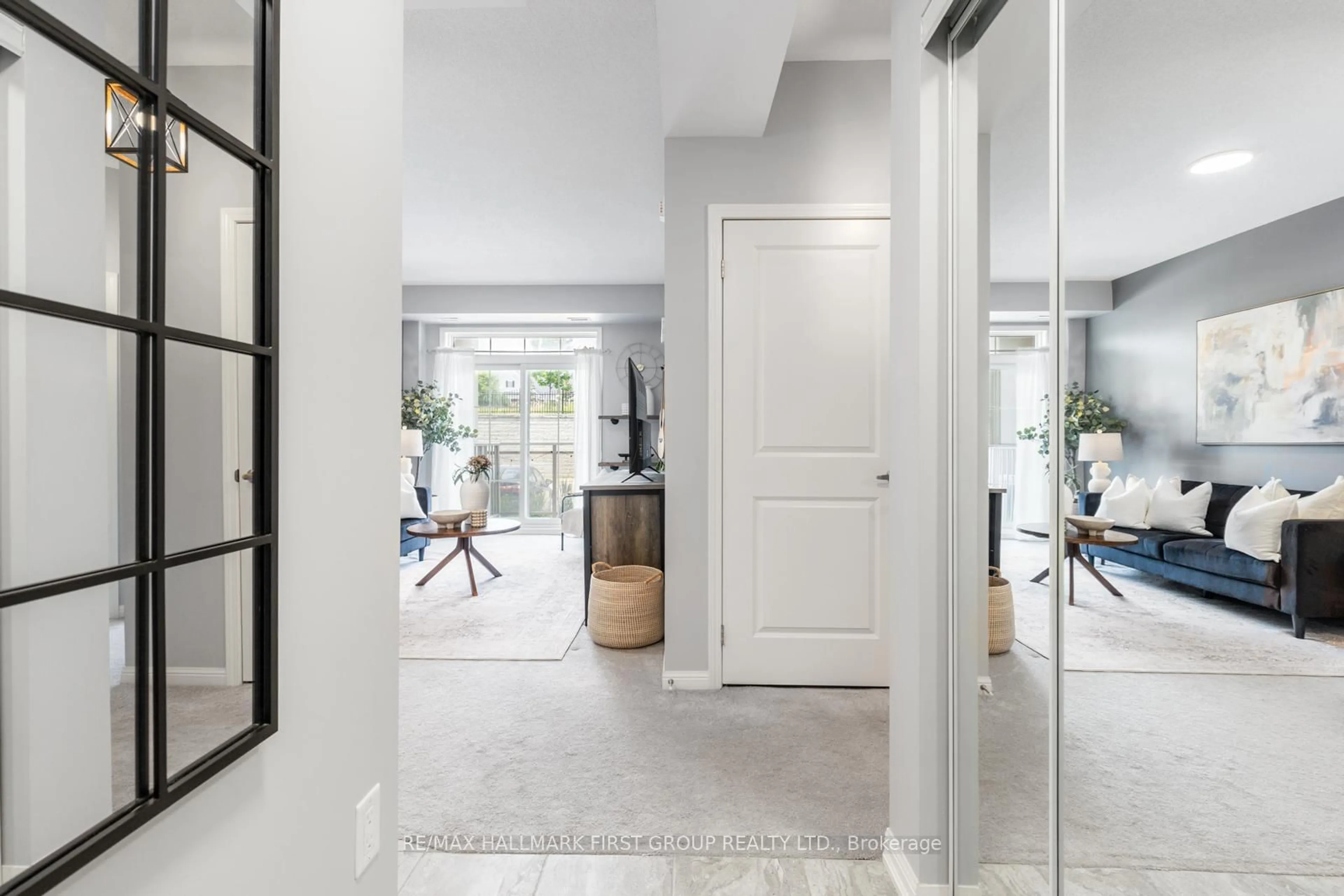 Indoor entryway for 80 Aspen Springs Dr #113, Clarington Ontario L1C 4Y2