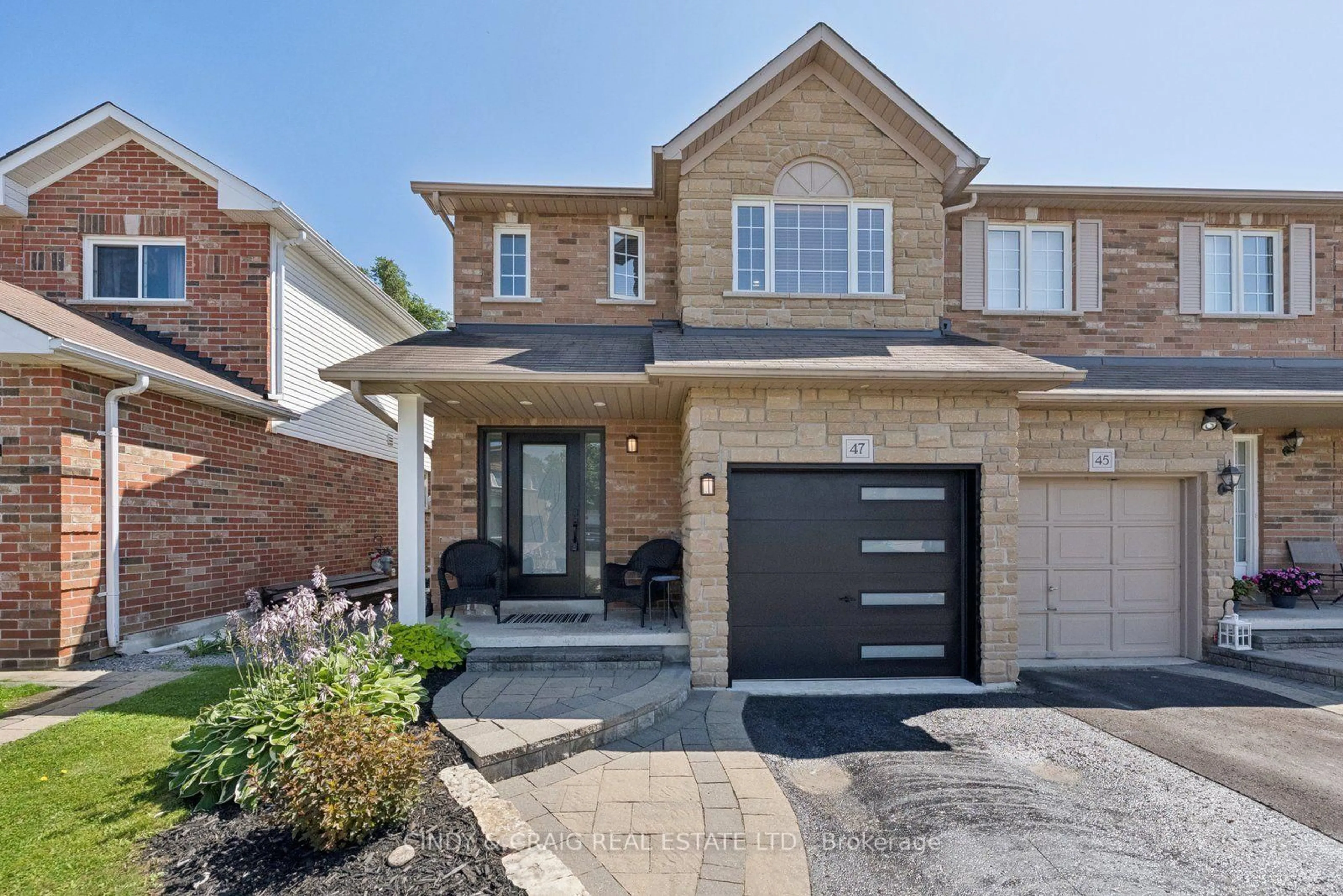 Home with brick exterior material, street for 47 Wade Sq, Clarington Ontario L1E 3E6