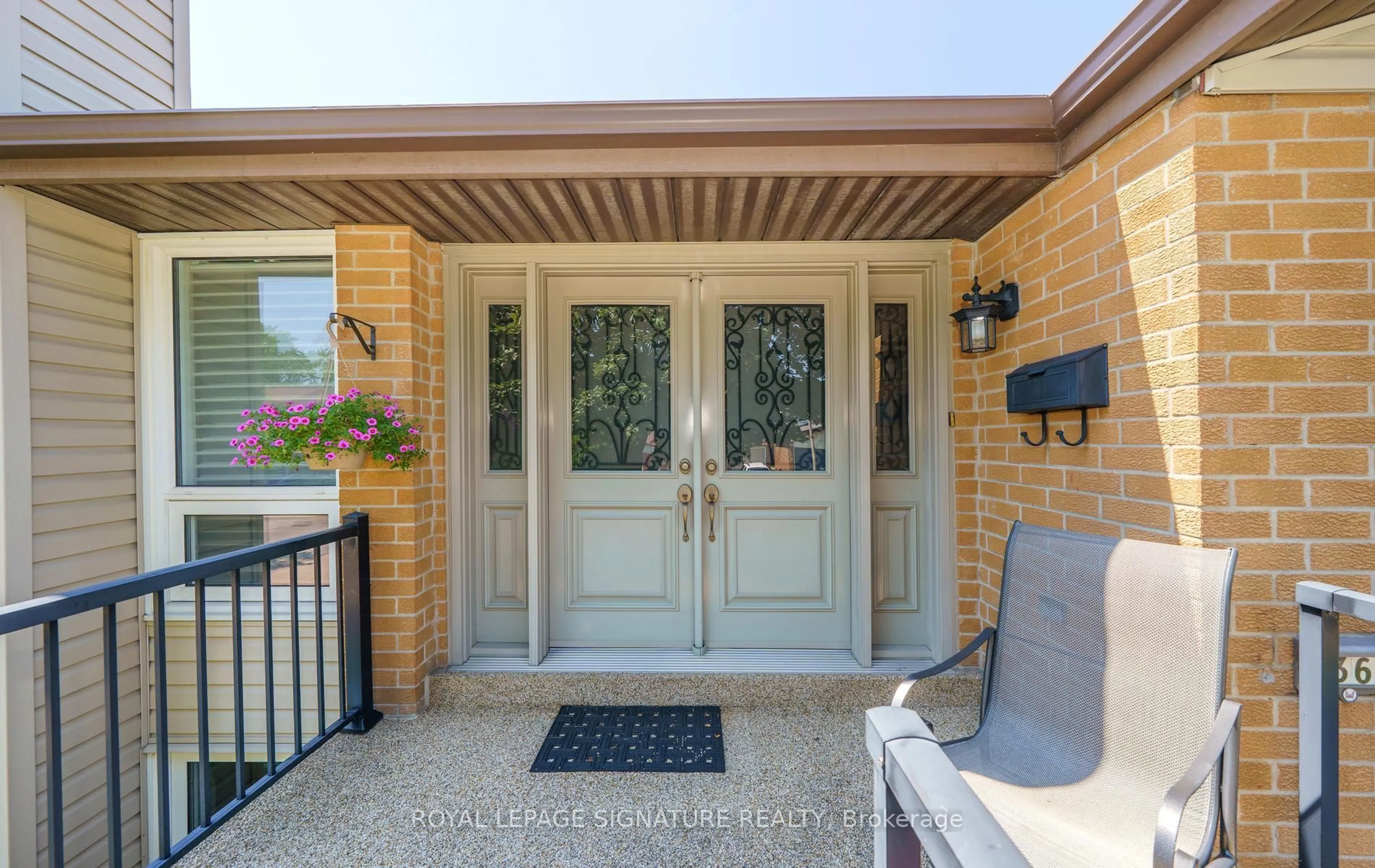 Indoor entryway for 36 Chiefswood Sq, Toronto Ontario M1W 3J7