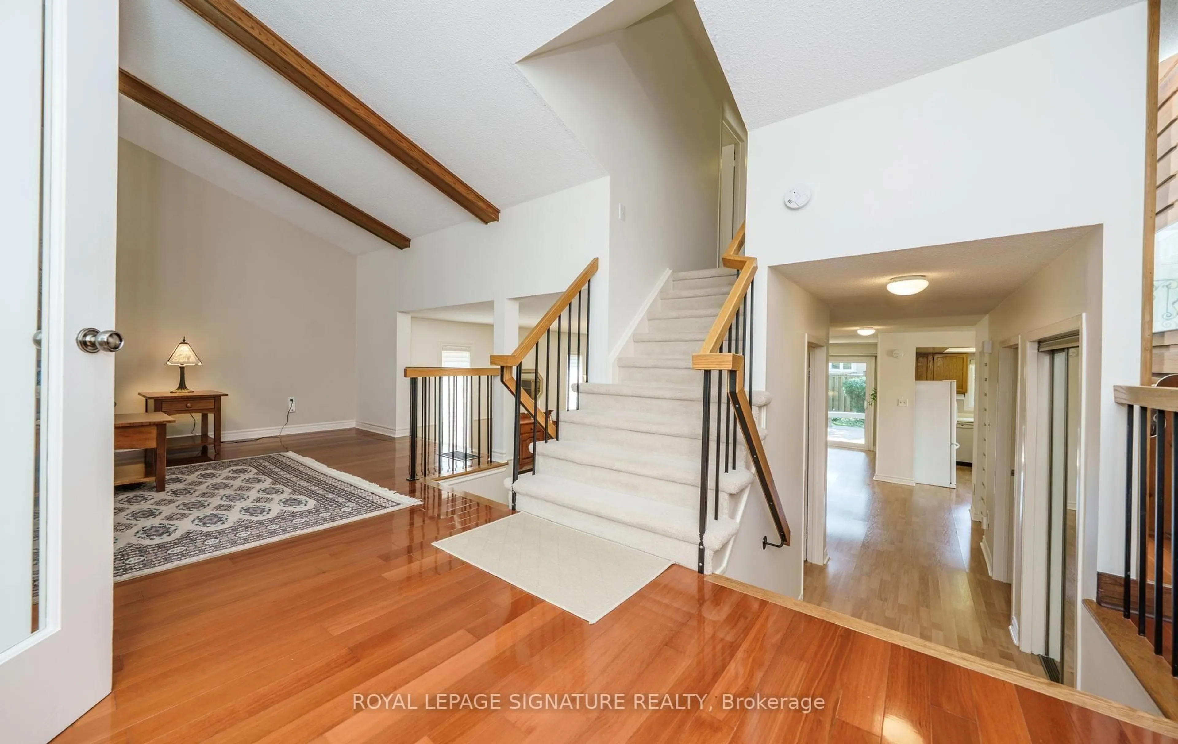 Indoor foyer for 36 Chiefswood Sq, Toronto Ontario M1W 3J7