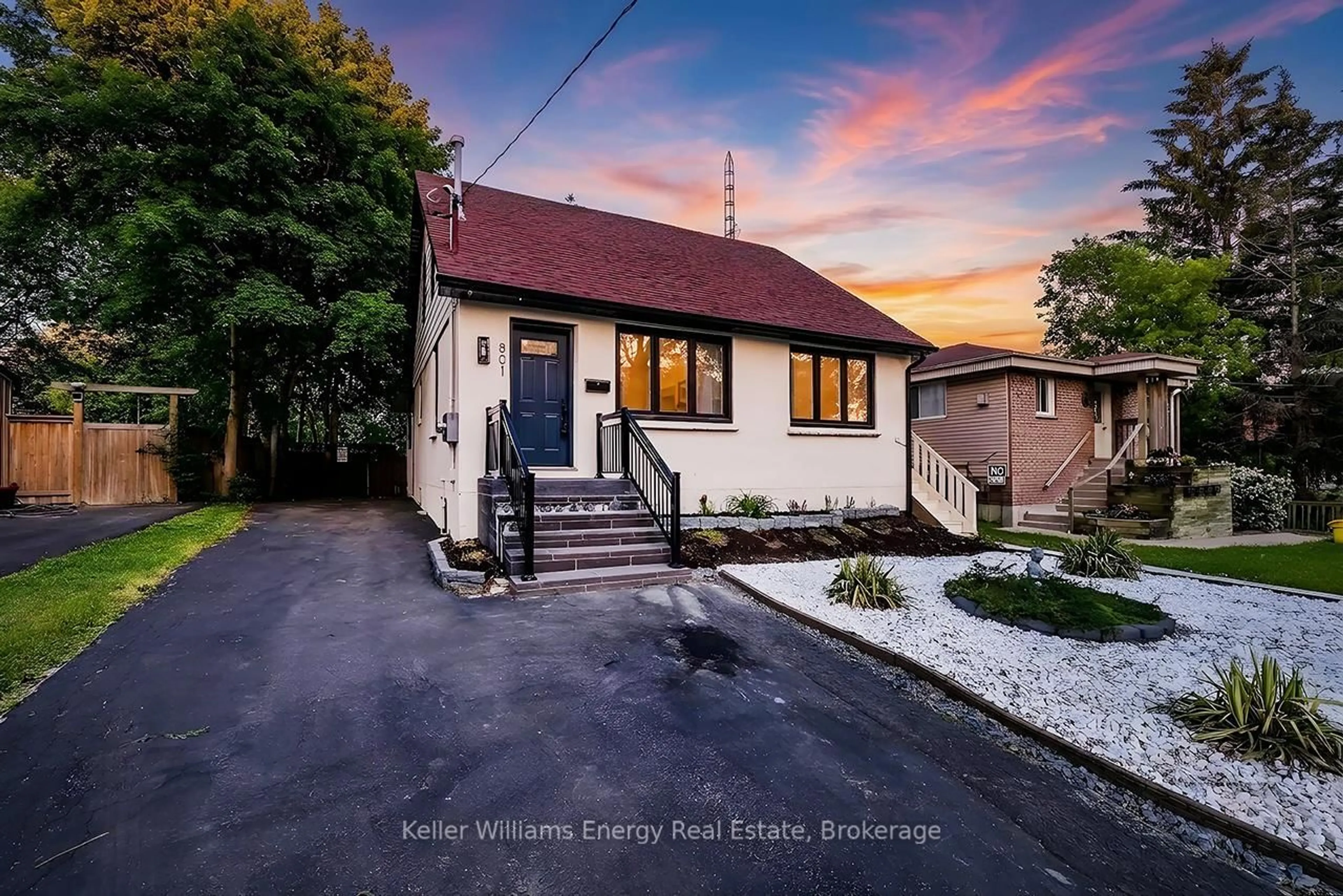 Unknown for 801 Gordon St, Oshawa Ontario L1H 4V8