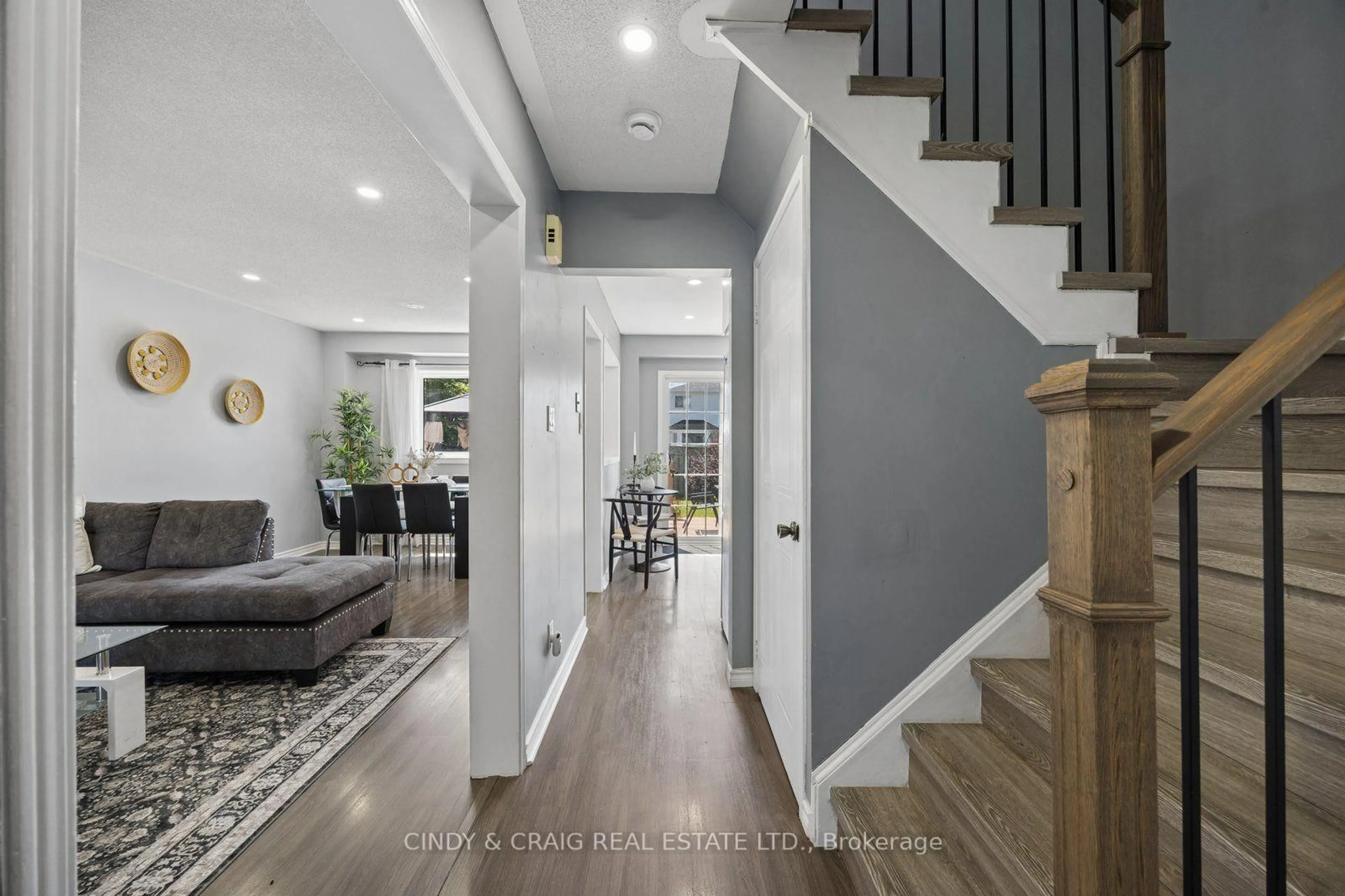 Indoor entryway for 25 John Walter Cres, Clarington Ontario L1E 2W6