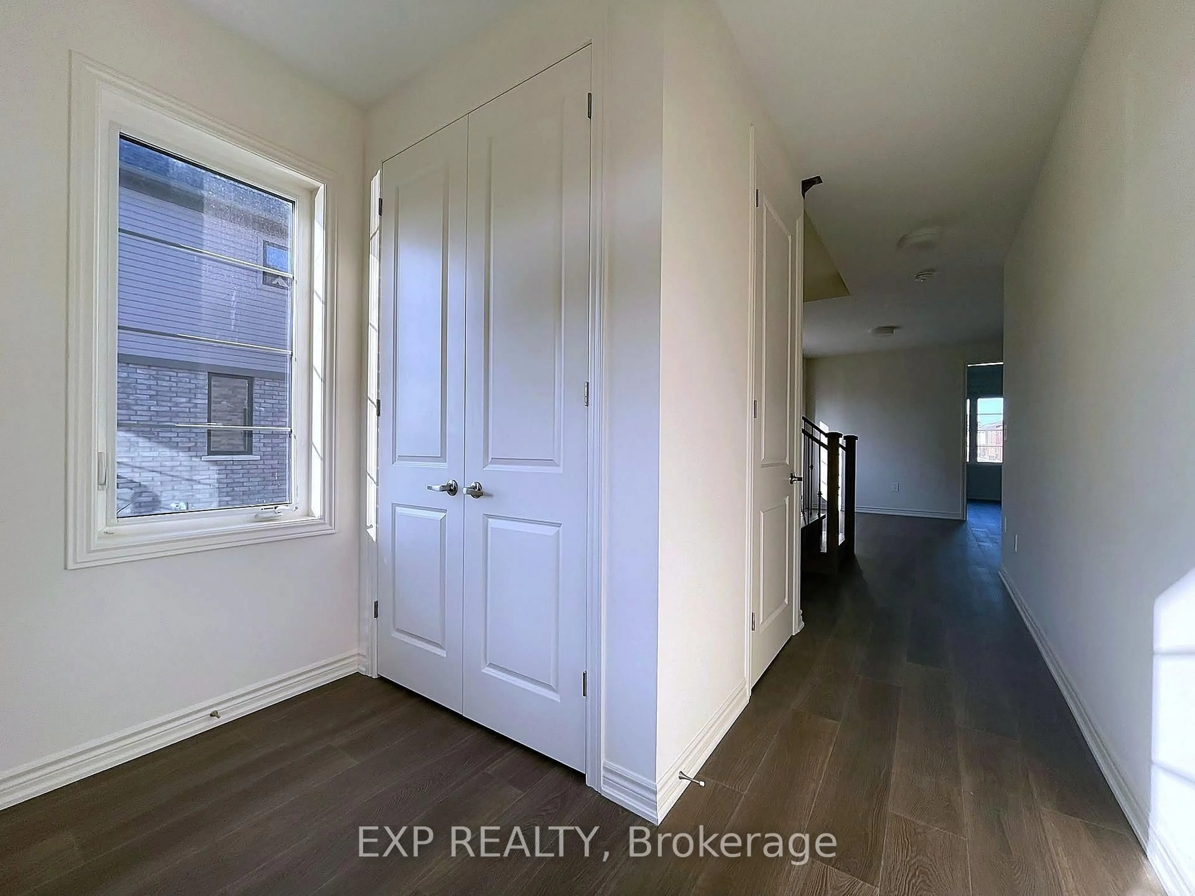 Indoor entryway for 62 Donald Cameron Cres, Clarington Ontario L1E 0M4