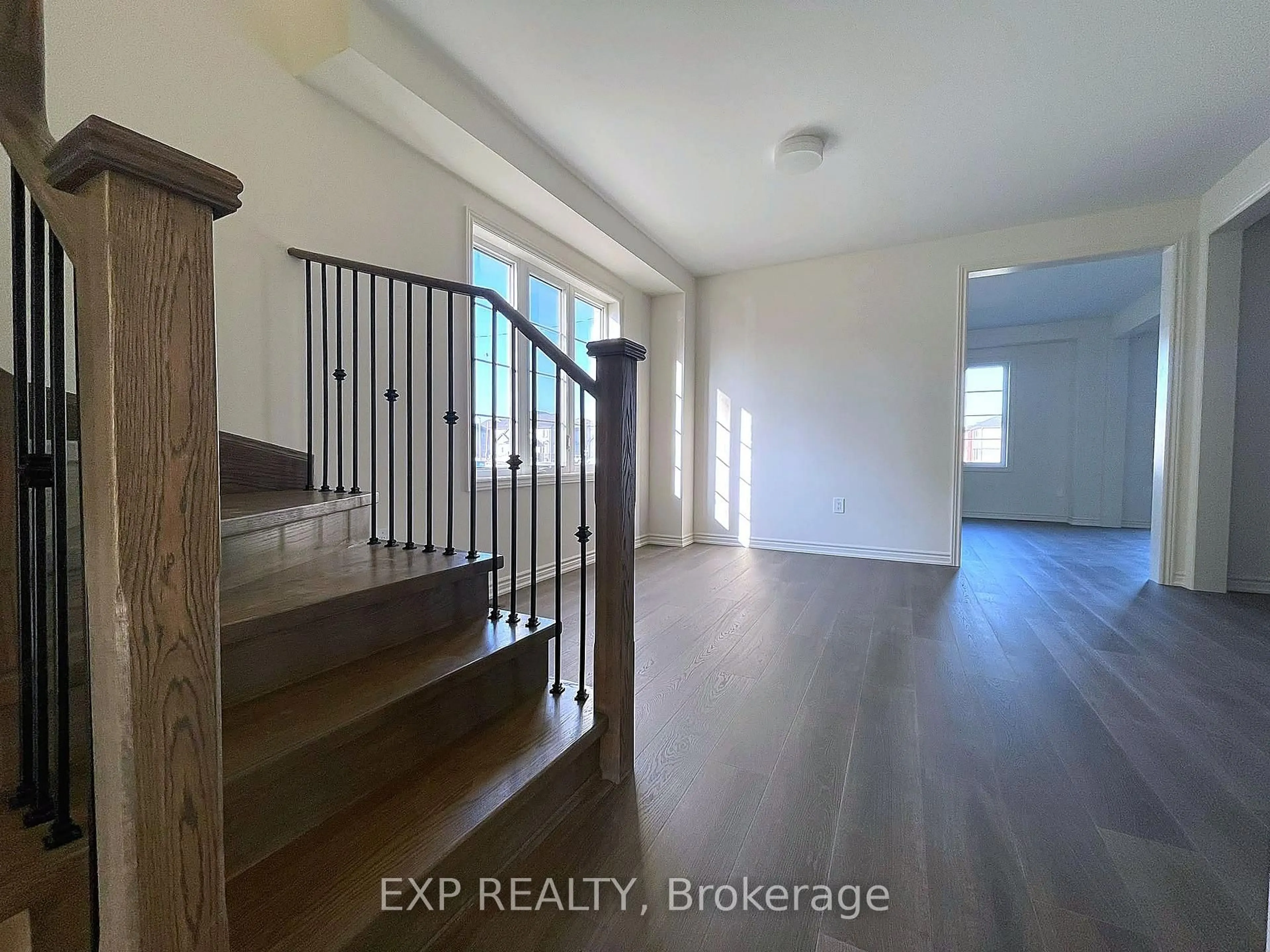 Indoor entryway for 62 Donald Cameron Cres, Clarington Ontario L1E 0M4