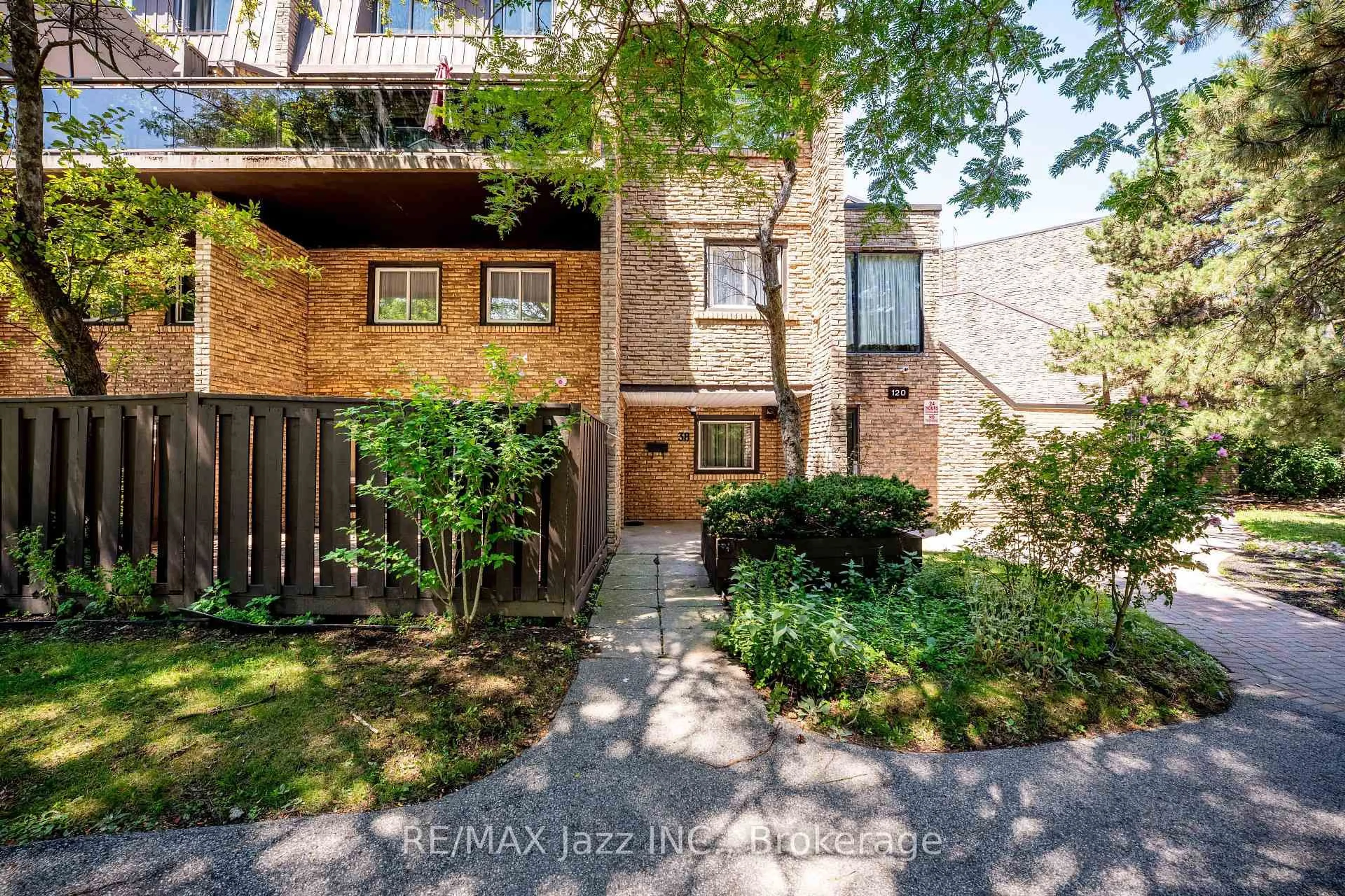 Unknown for 120 Ling Rd #38, Toronto Ontario M1E 4V9