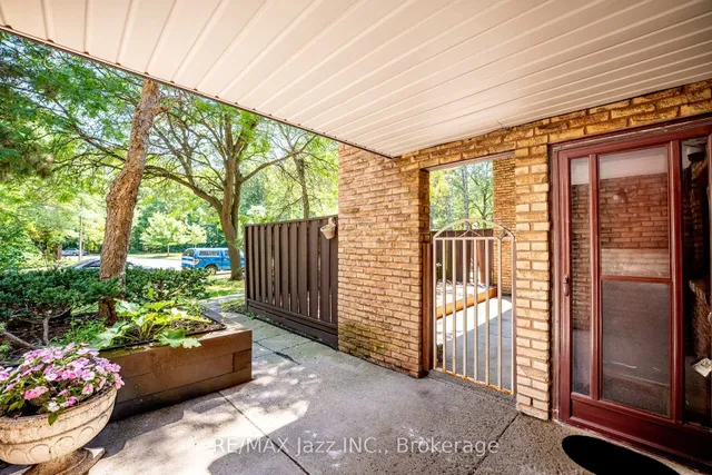 120 Ling Rd #38, Toronto 4