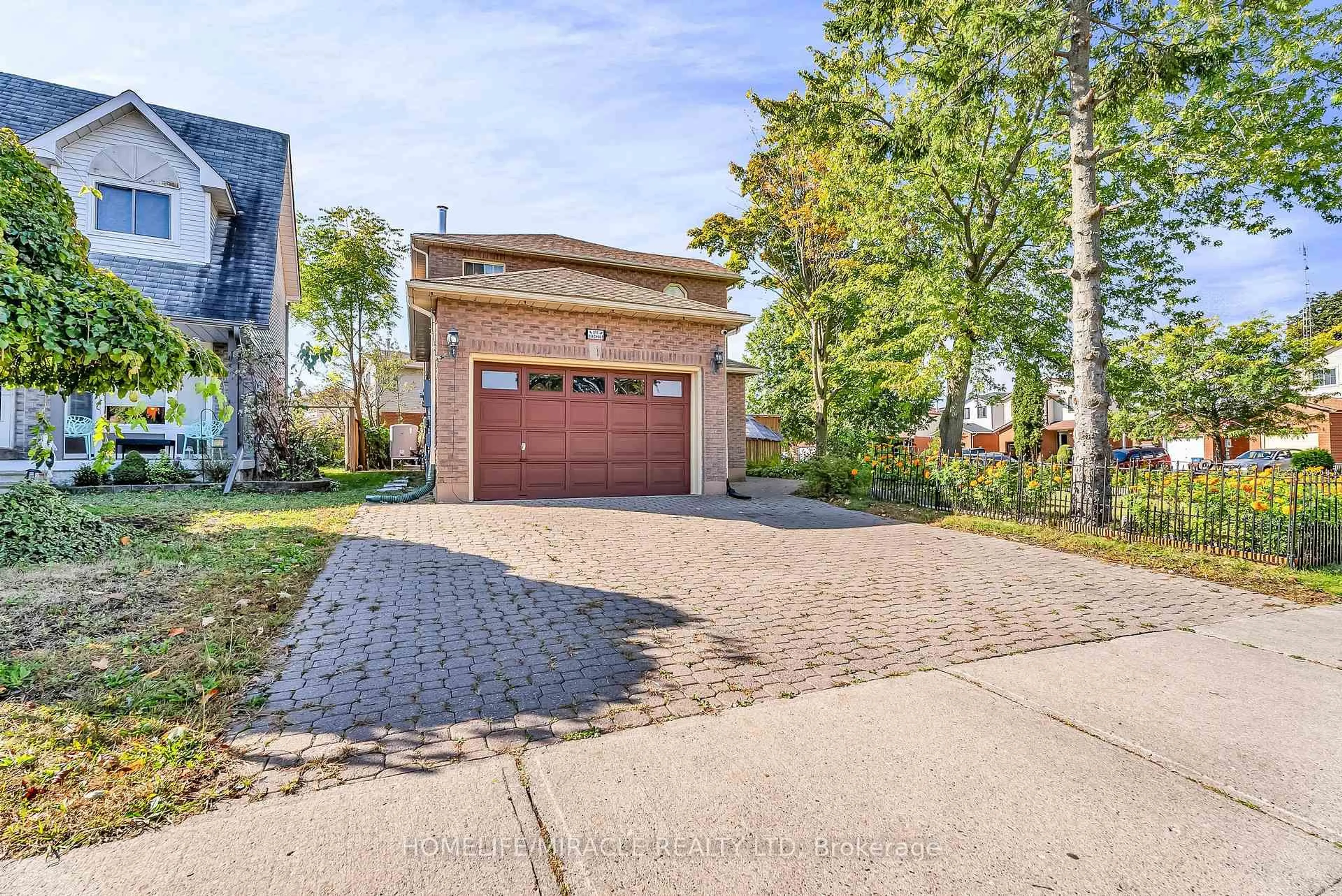 Home with brick exterior material, street for 1 Beechnut Cres, Clarington Ontario L1E 1Y5