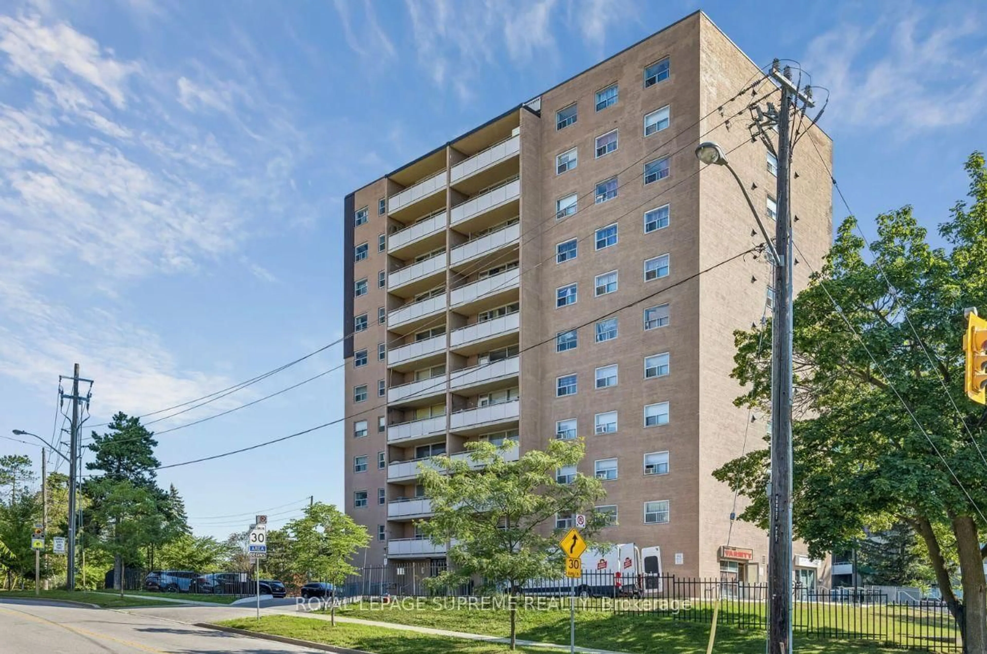 Patio, building for 207 Galloway Rd #704, Toronto Ontario M1E 4X3