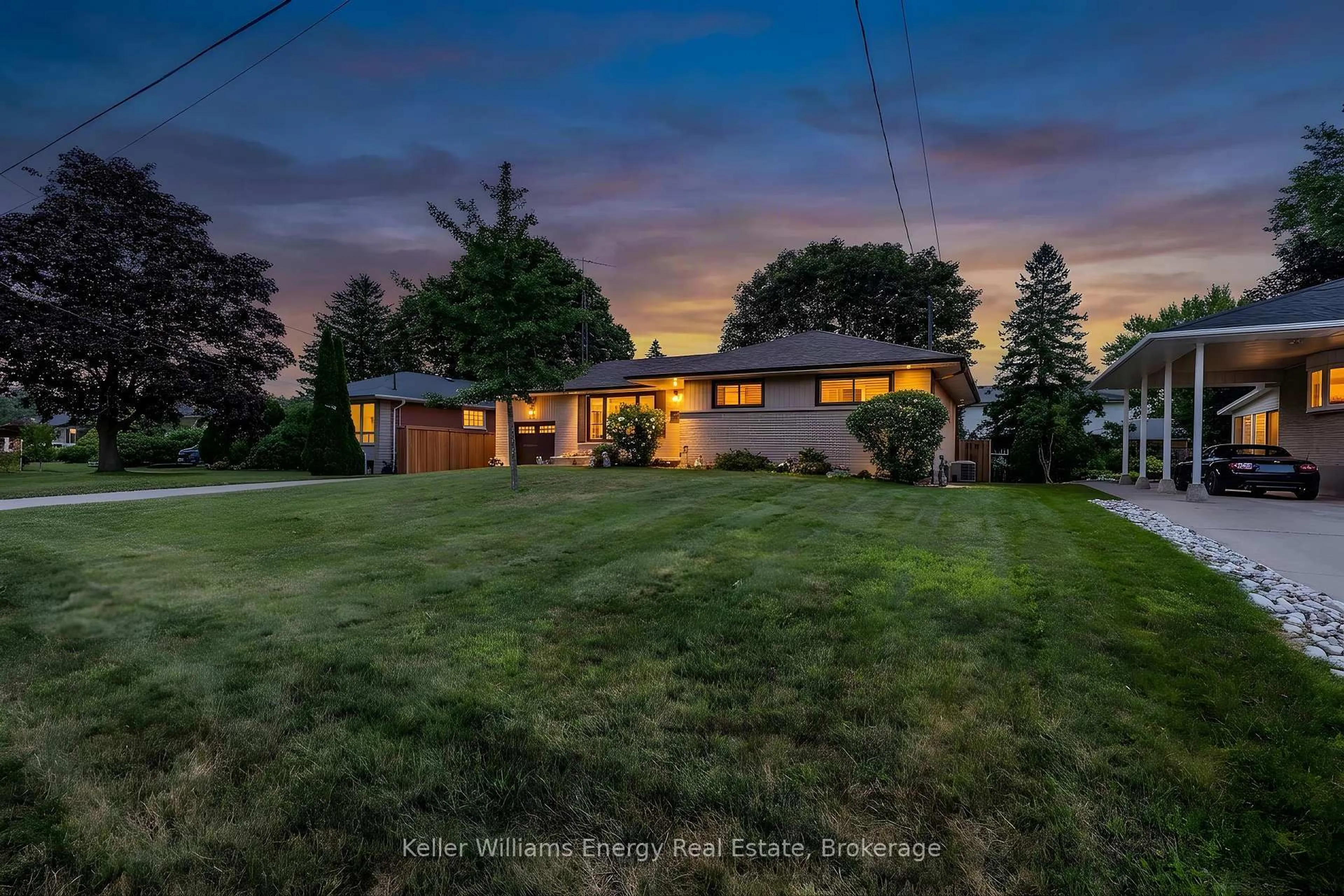 A pic from outside/outdoor area/front of a property/back of a property/a pic from drone, street for 403 Rossmount Ave, Oshawa Ontario L1J 3K5