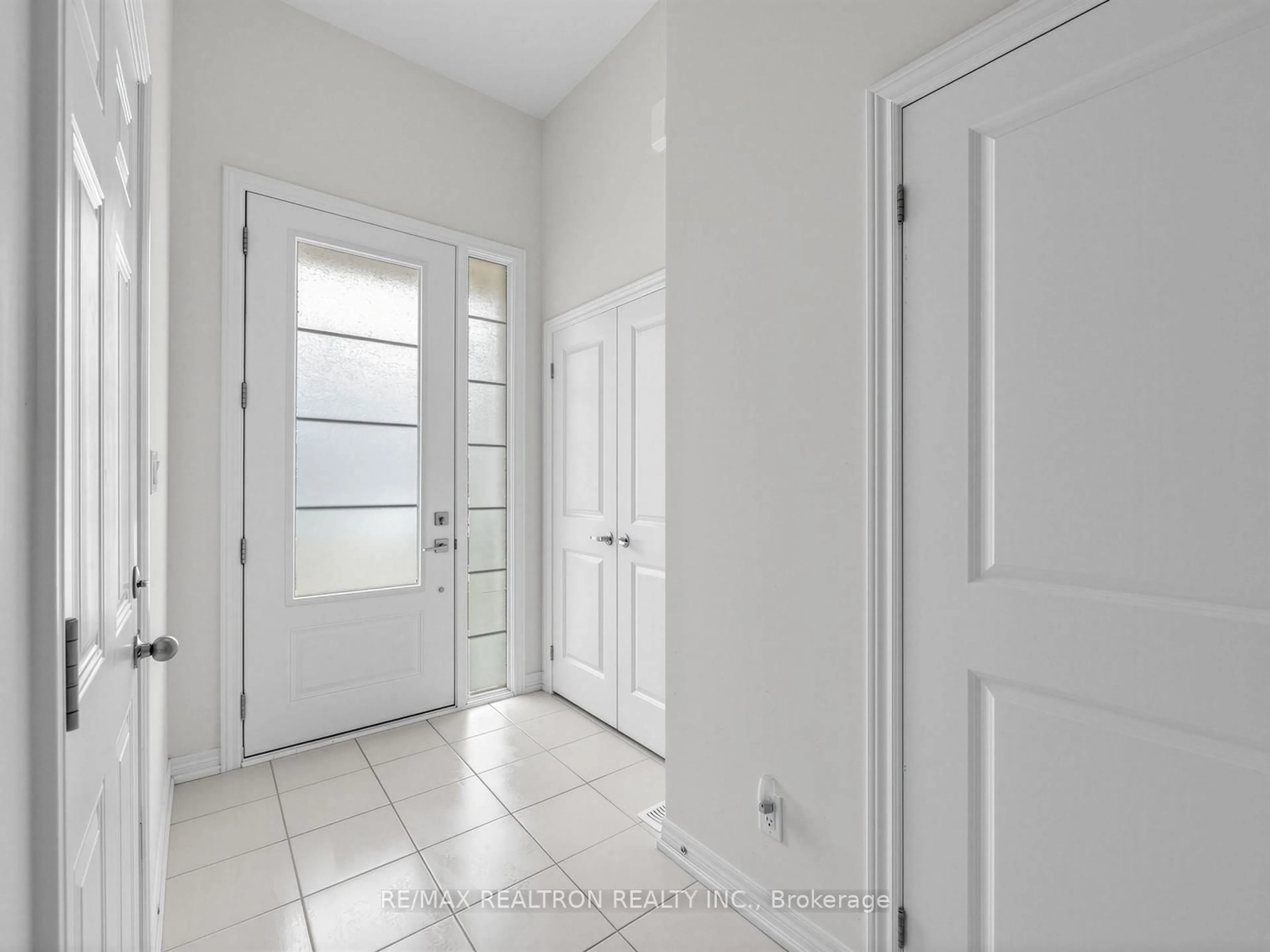 Indoor entryway for 2024 Cameron Lott Cres, Oshawa Ontario L1L 0S1