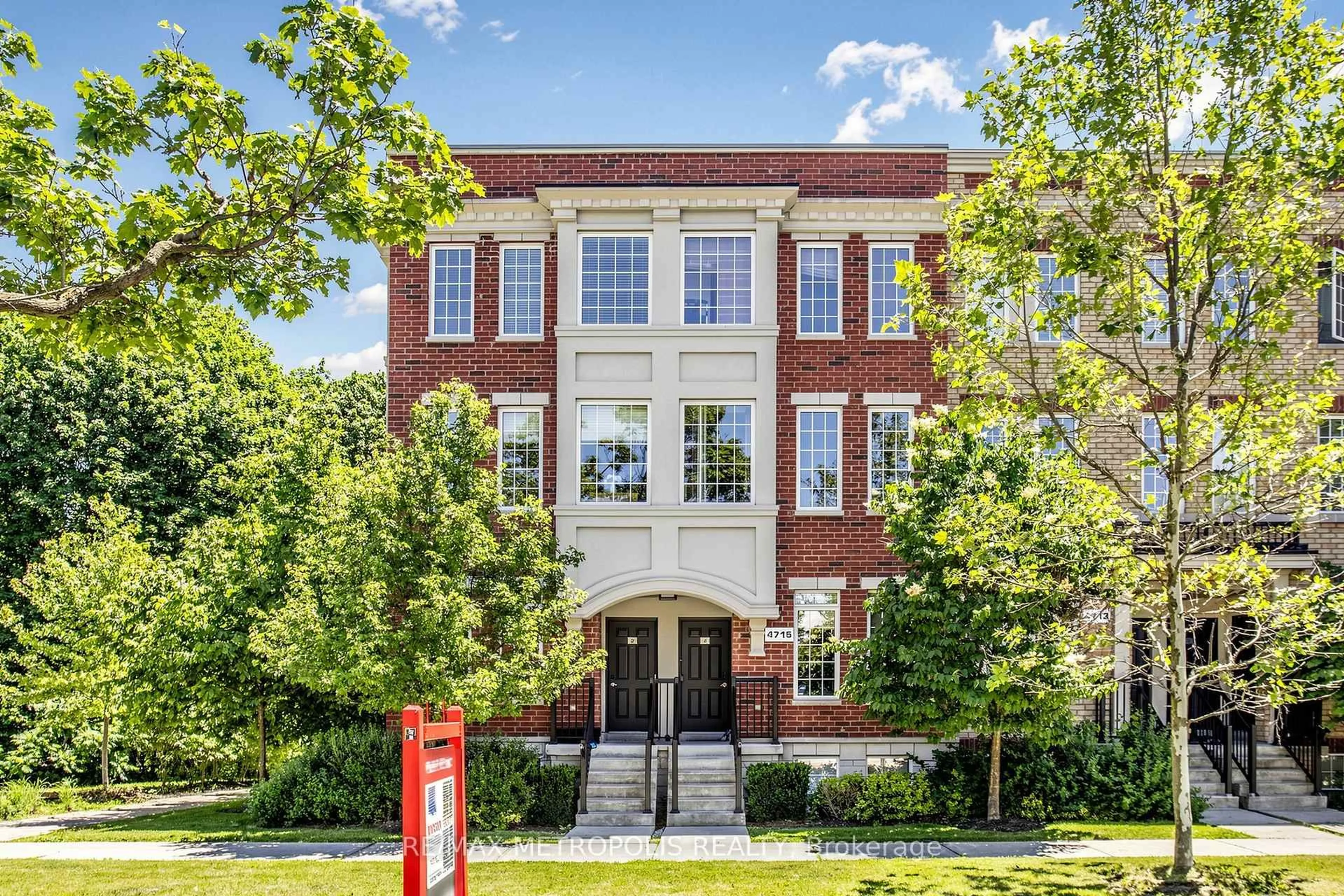 Home with brick exterior material, building for 4715 Kingston Rd #2, Toronto Ontario M1E 2R1