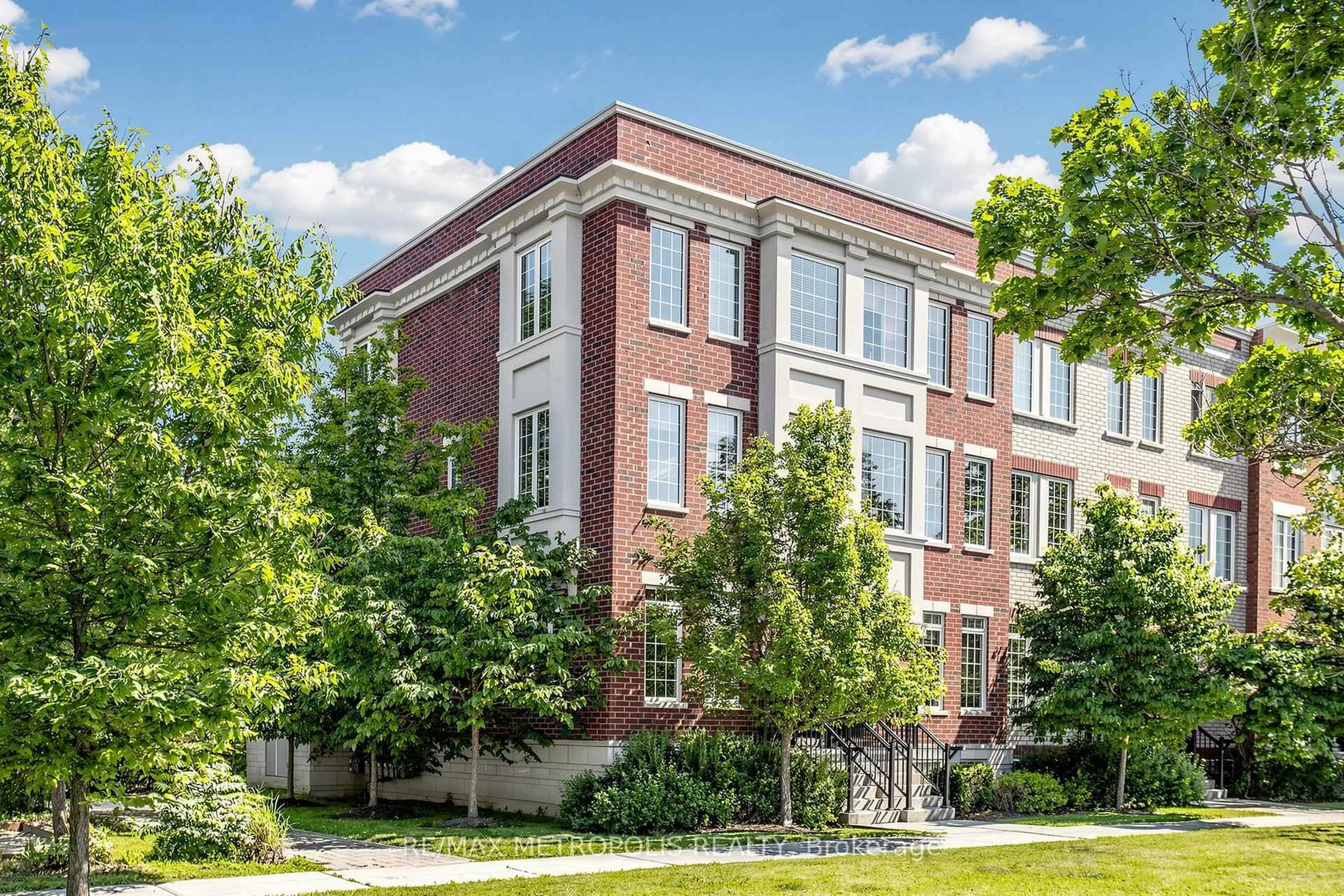 Home with brick exterior material, building for 4715 Kingston Rd #2, Toronto Ontario M1E 2R1