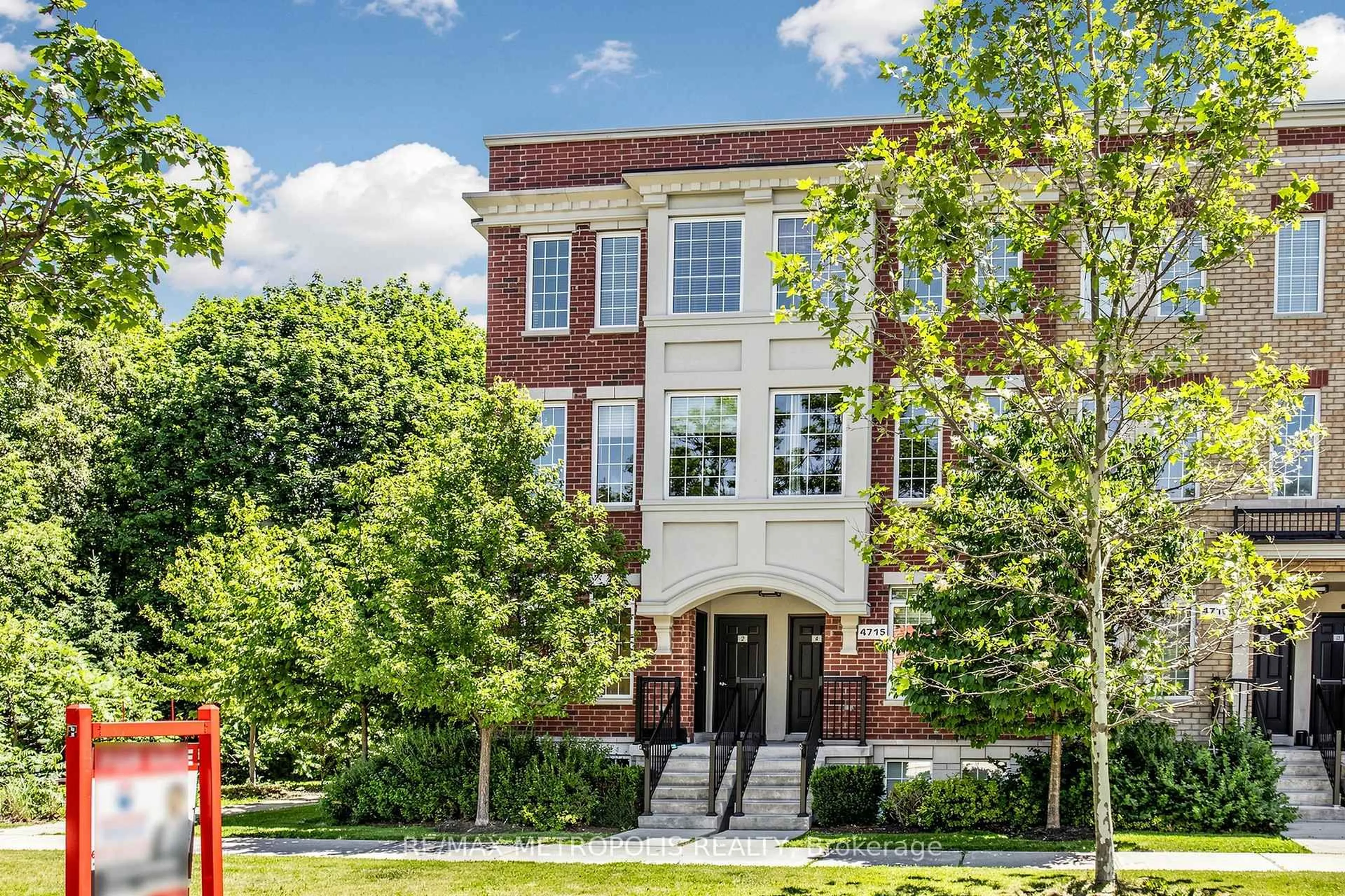 Home with brick exterior material, building for 4715 Kingston Rd #2, Toronto Ontario M1E 2R1