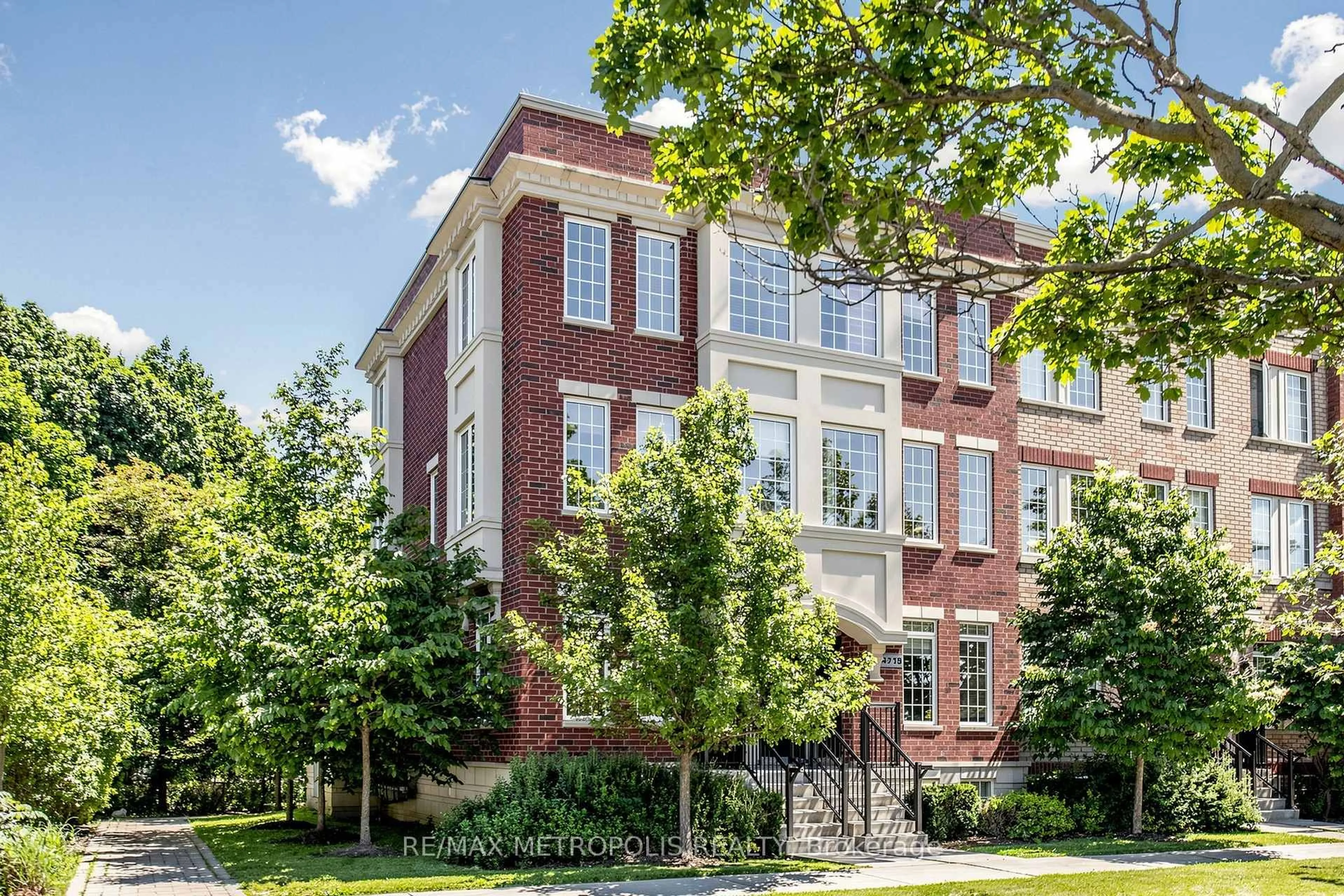 Home with brick exterior material, building for 4715 Kingston Rd #2, Toronto Ontario M1E 2R1