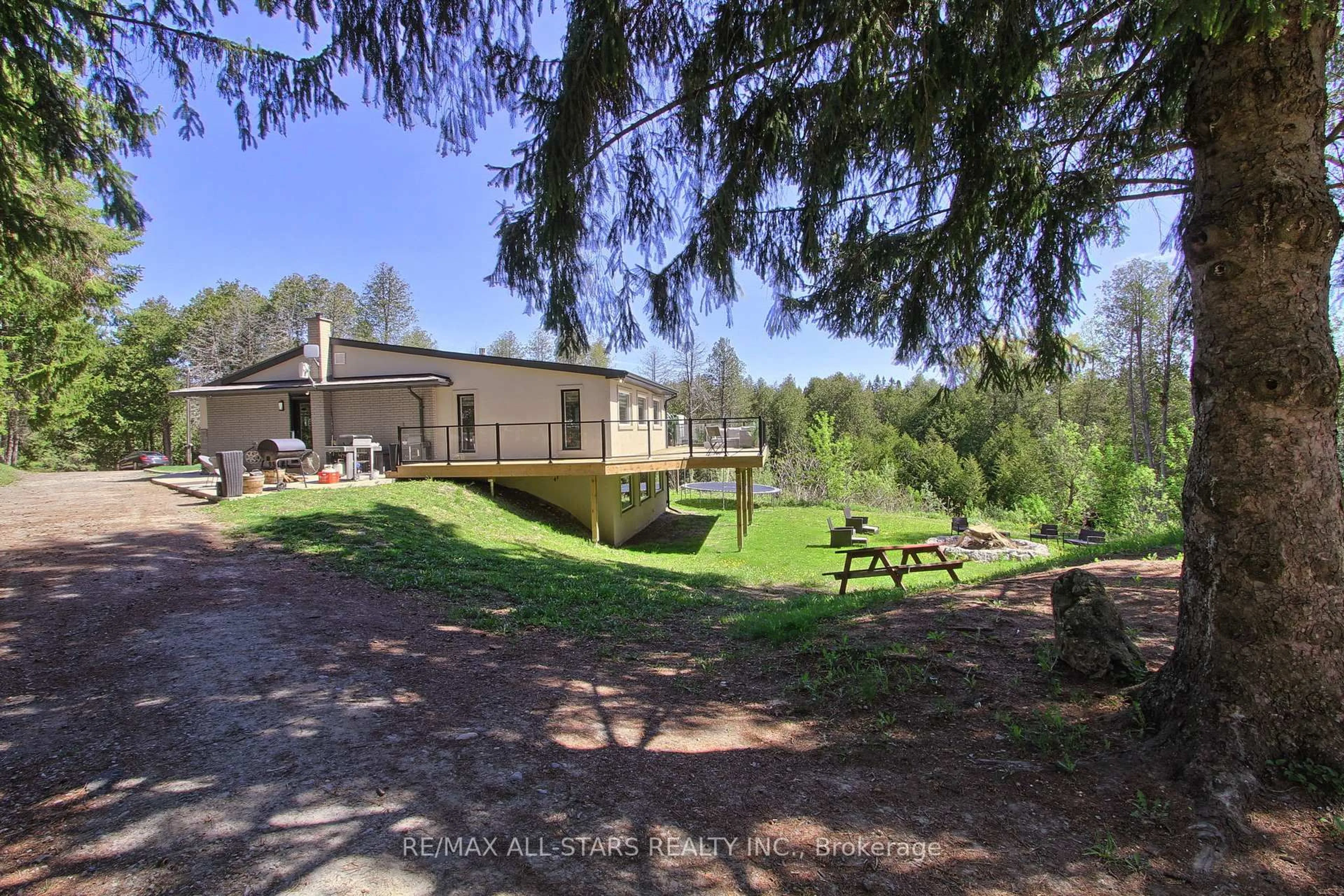 A pic from outside/outdoor area/front of a property/back of a property/a pic from drone, water/lake/river/ocean view for 215 Uxbridge Pickering Townline, Pickering Ontario L1Y 0A4
