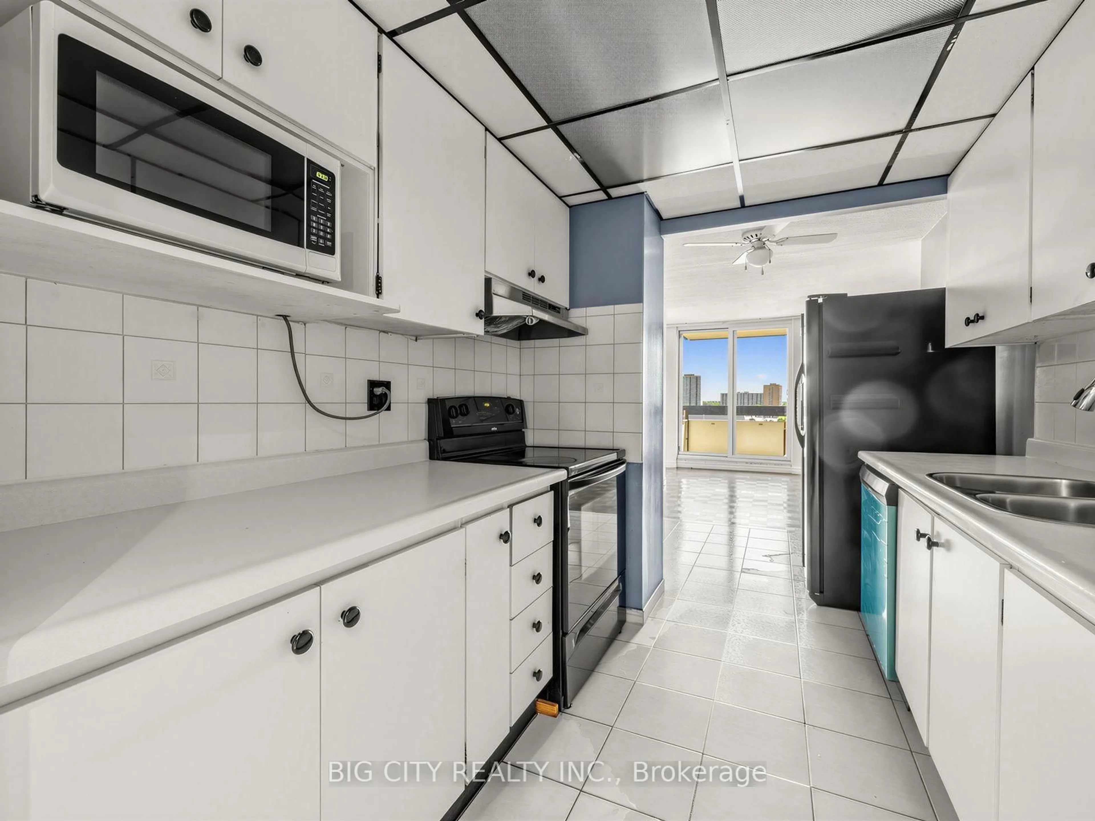 Standard kitchen, ceramic/tile floor for 65 Huntingdale Blvd #1006, Toronto Ontario M1W 2P1