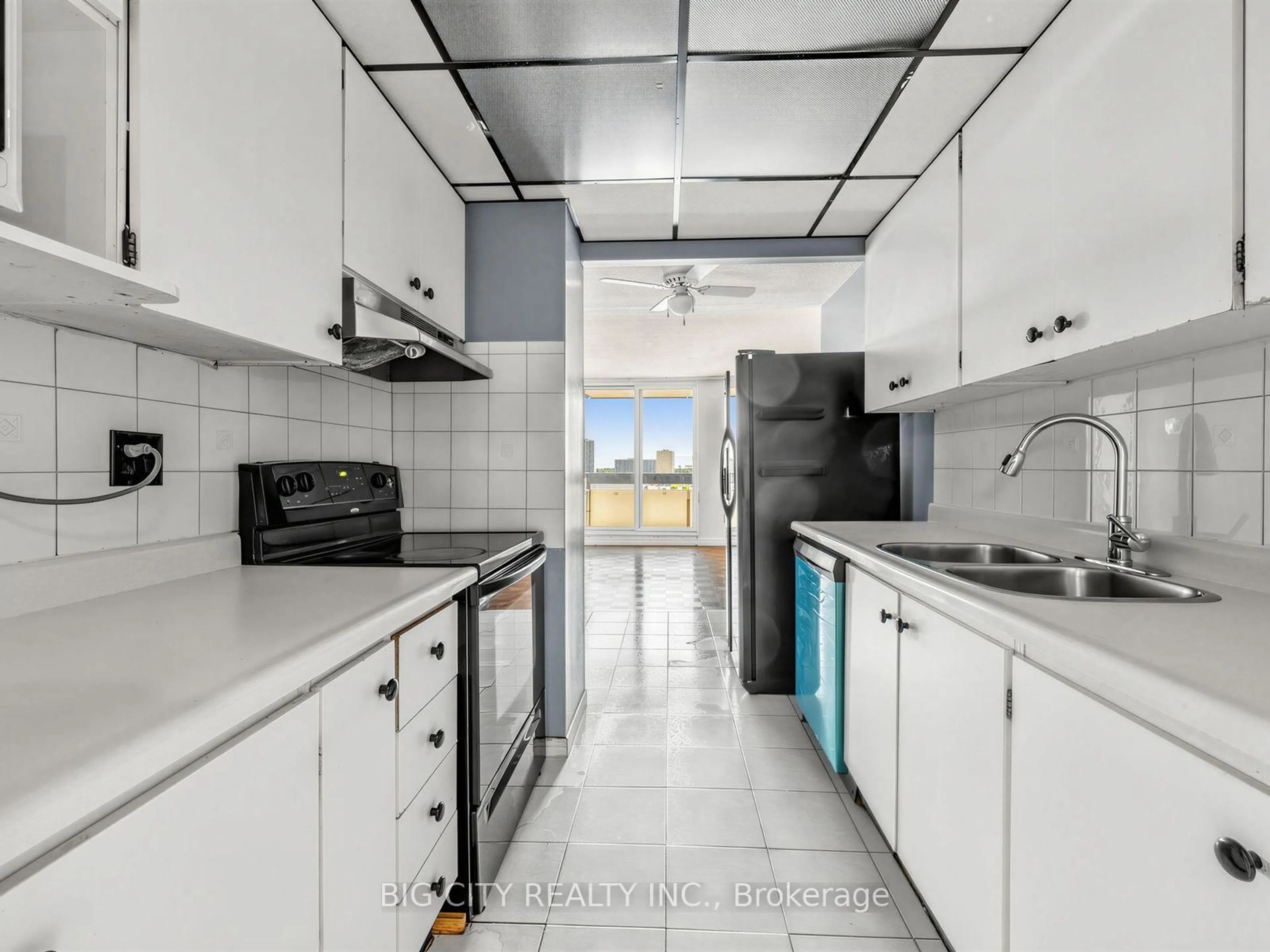 Standard kitchen, ceramic/tile floor for 65 Huntingdale Blvd #1006, Toronto Ontario M1W 2P1
