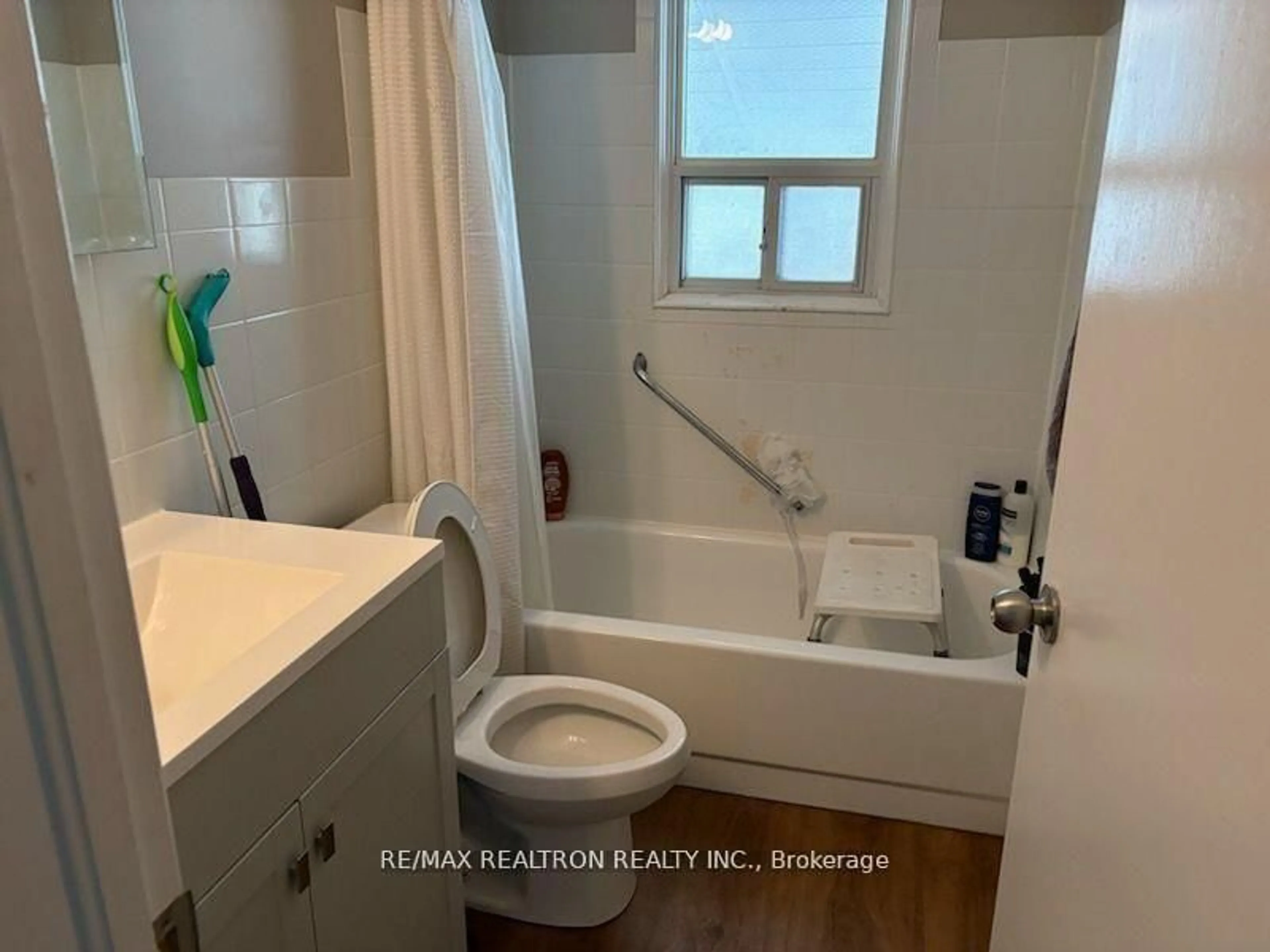 A pic of a room for 607 Stevenson Rd, Oshawa Ontario L1J 5P2
