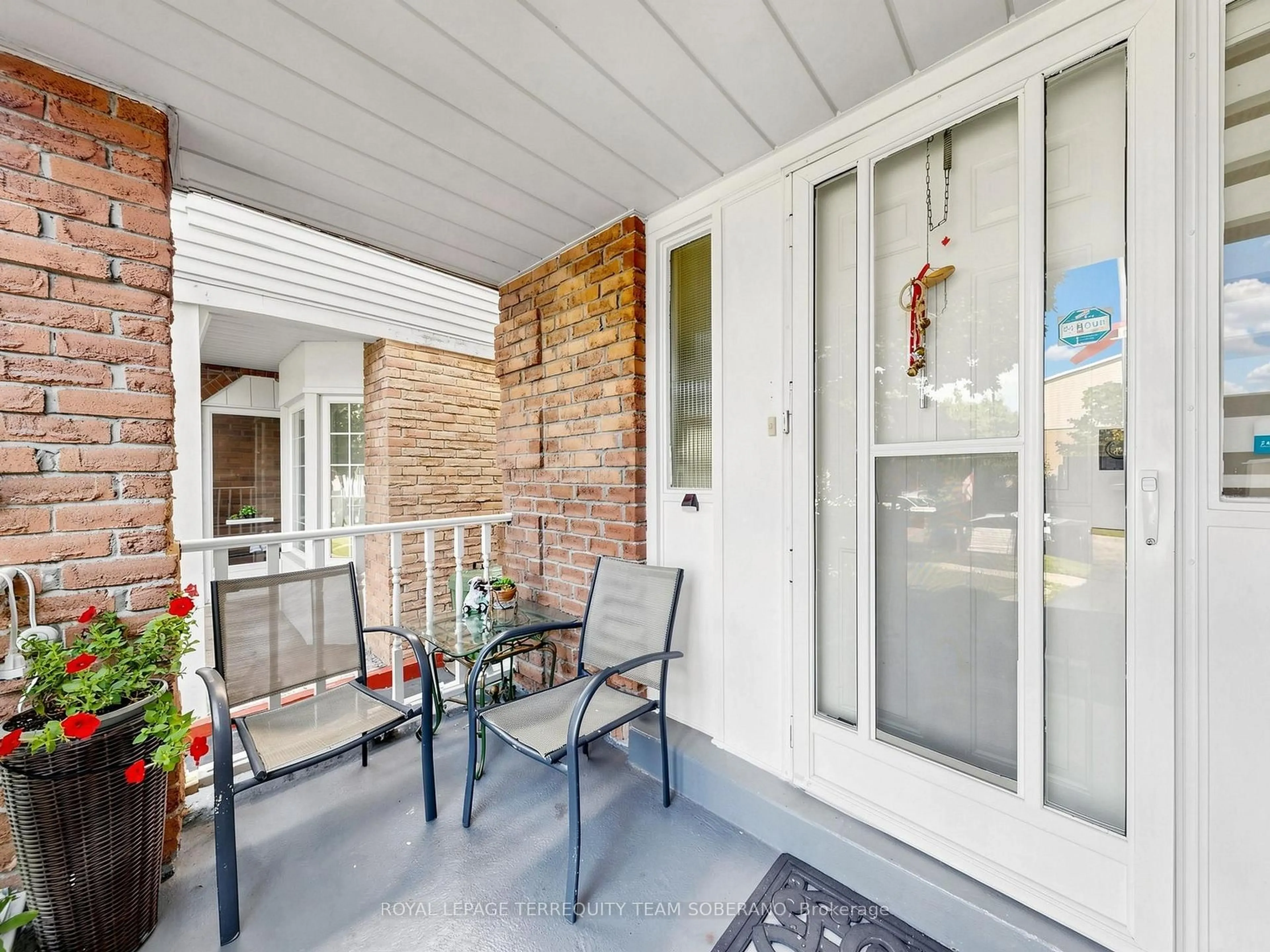 Patio, street for 32 Rotary Dr, Toronto Ontario M1B 2J1