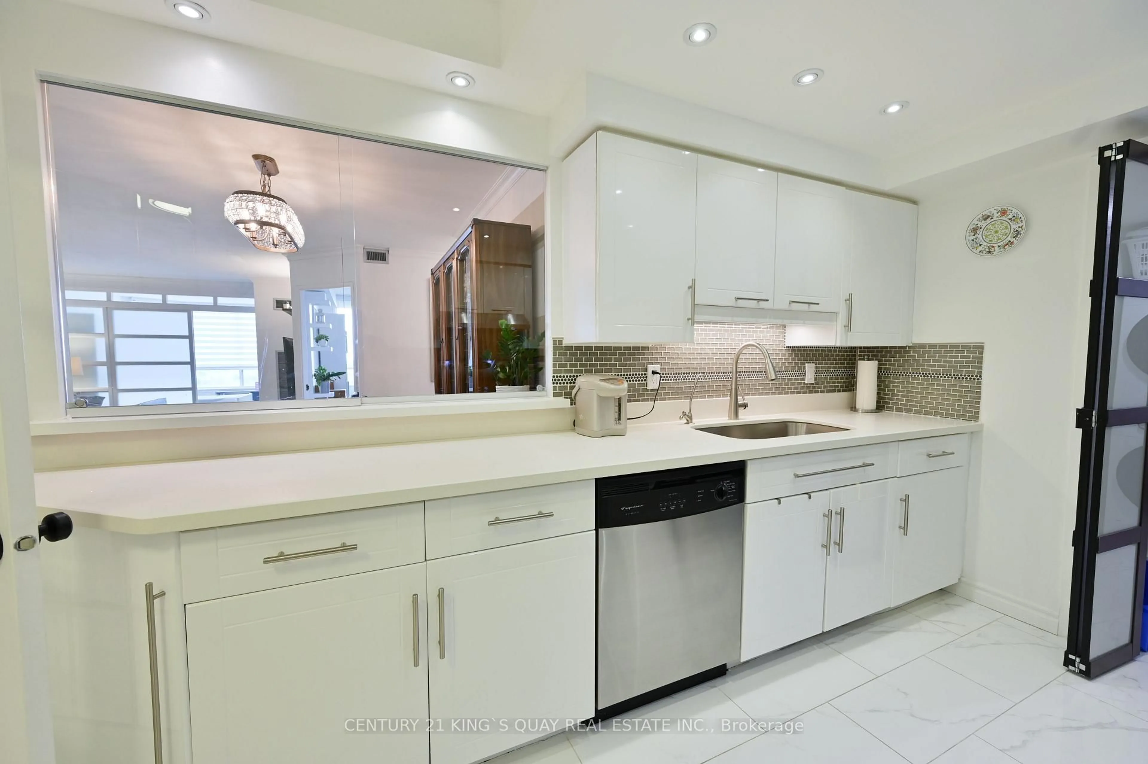 Contemporary kitchen, ceramic/tile floor for 175 Bamburgh Circ #1502, Toronto Ontario M1W 3X8