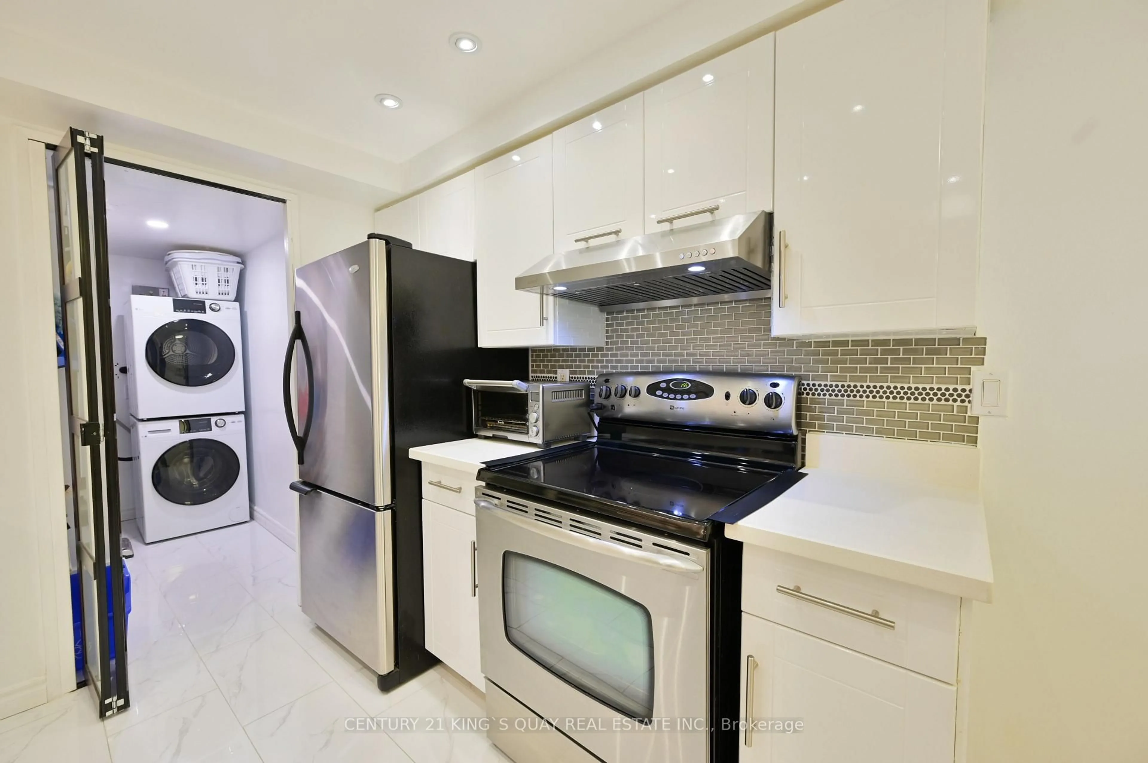 Unknown for 175 Bamburgh Circ #1502, Toronto Ontario M1W 3X8
