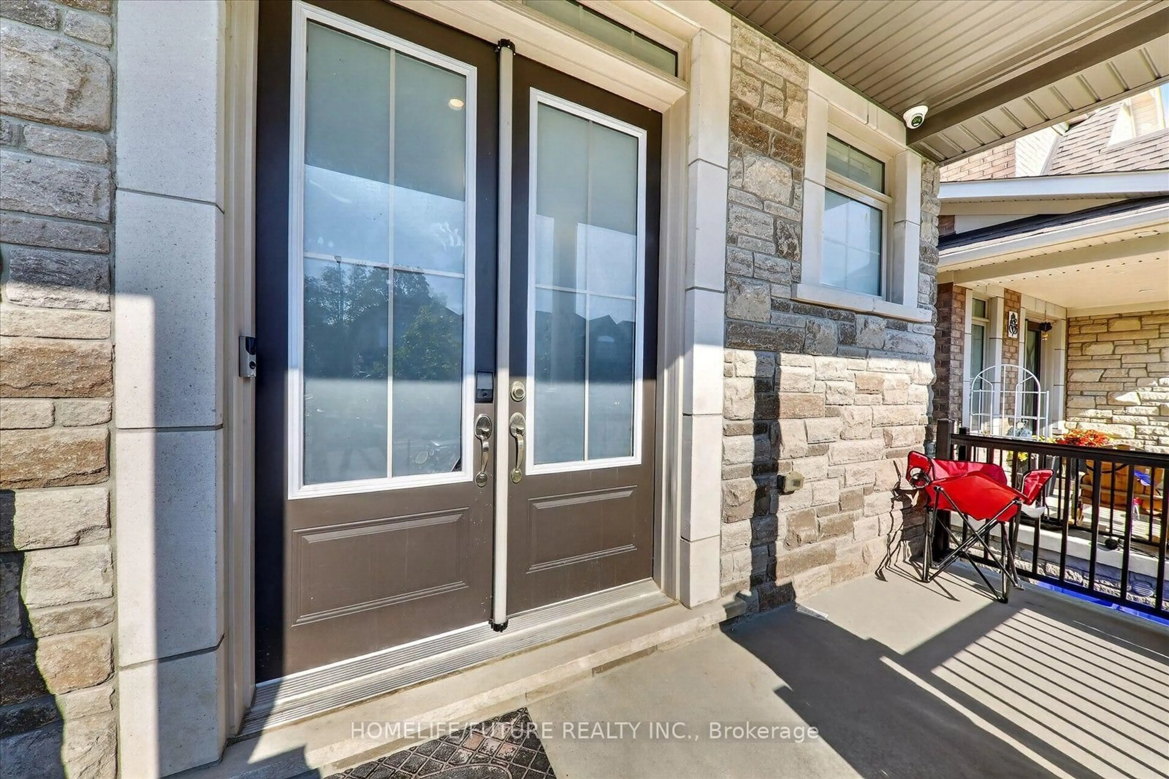 Indoor entryway for 144 Auckland Dr, Whitby Ontario L1P 0J2