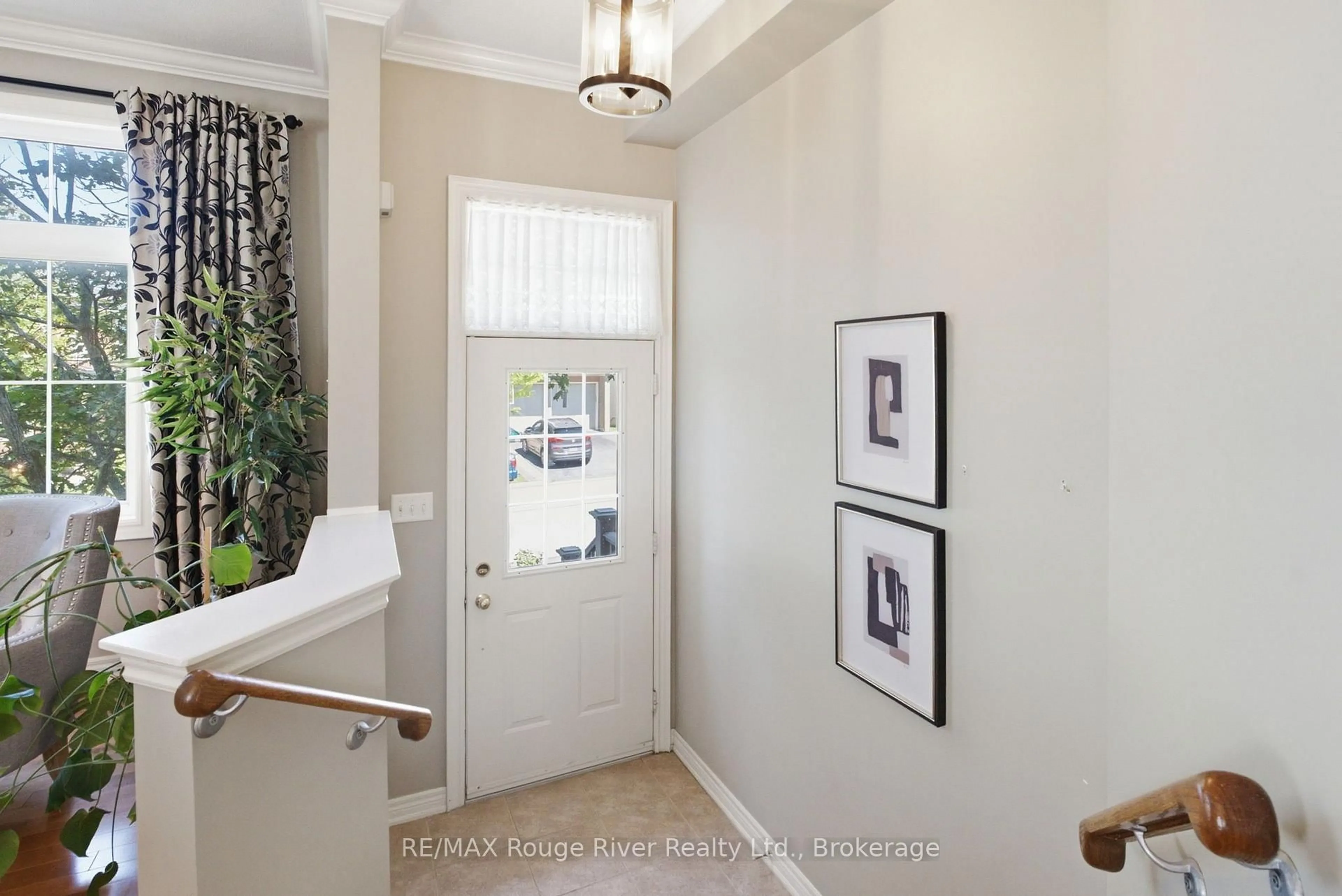 Indoor entryway for 18 Rainbow Cres, Whitby Ontario L1M 2N6