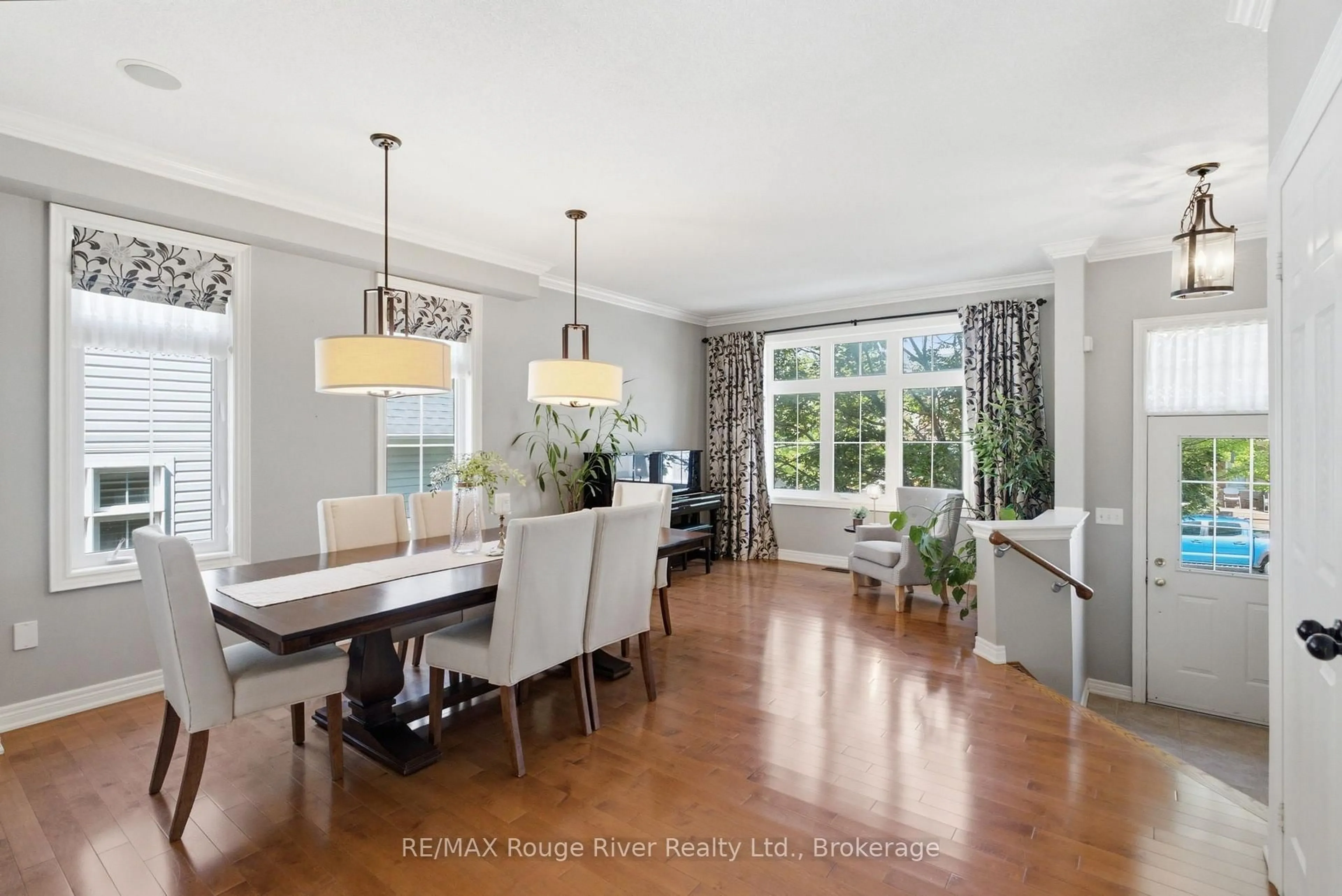 Dining room, unknown for 18 Rainbow Cres, Whitby Ontario L1M 2N6