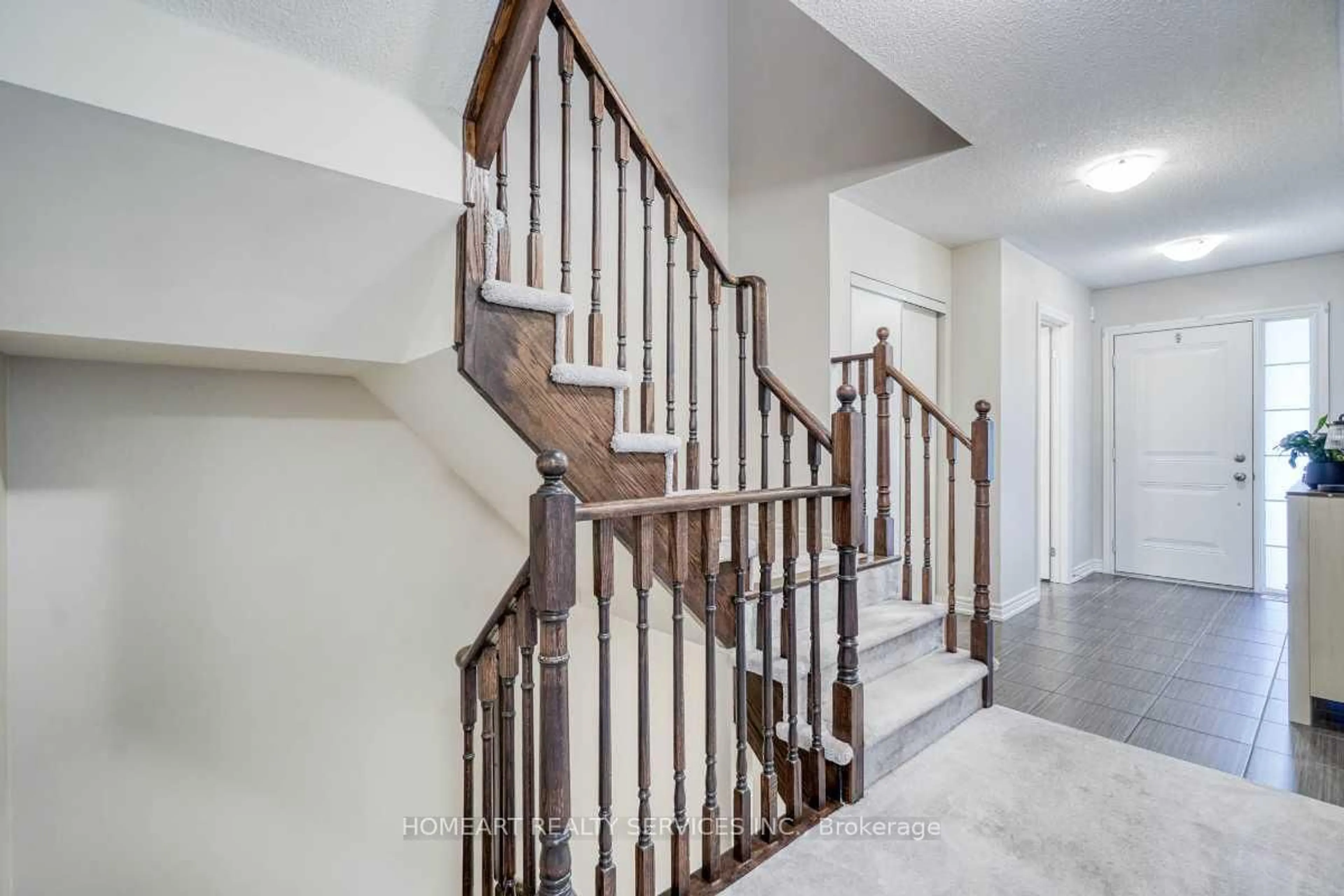 Stairs for 2337 Steeplechase St, Oshawa Ontario L1L 0C8