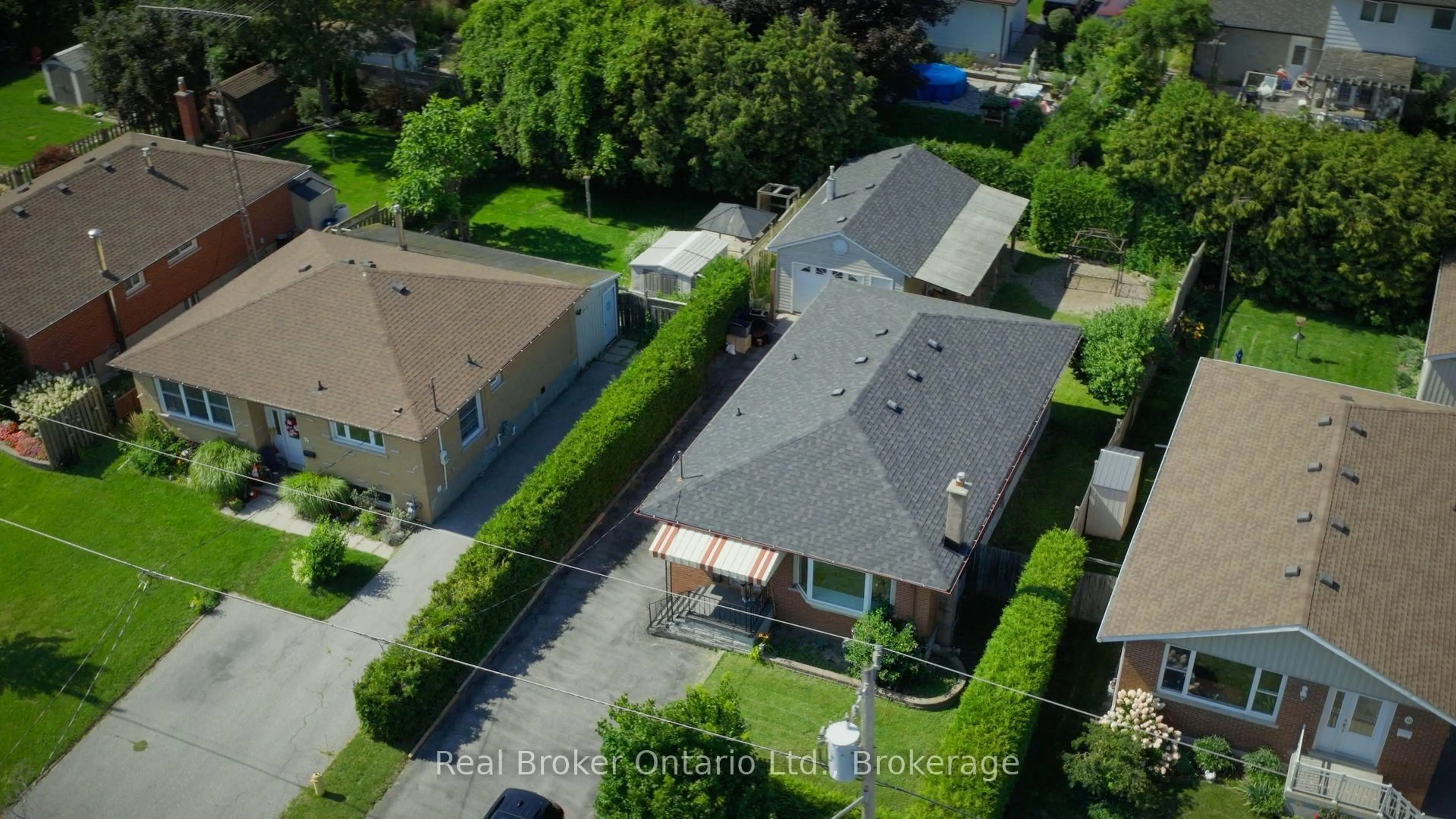 A pic from outside/outdoor area/front of a property/back of a property/a pic from drone, street for 12 Sunset Rd, Clarington Ontario L1C 2E6