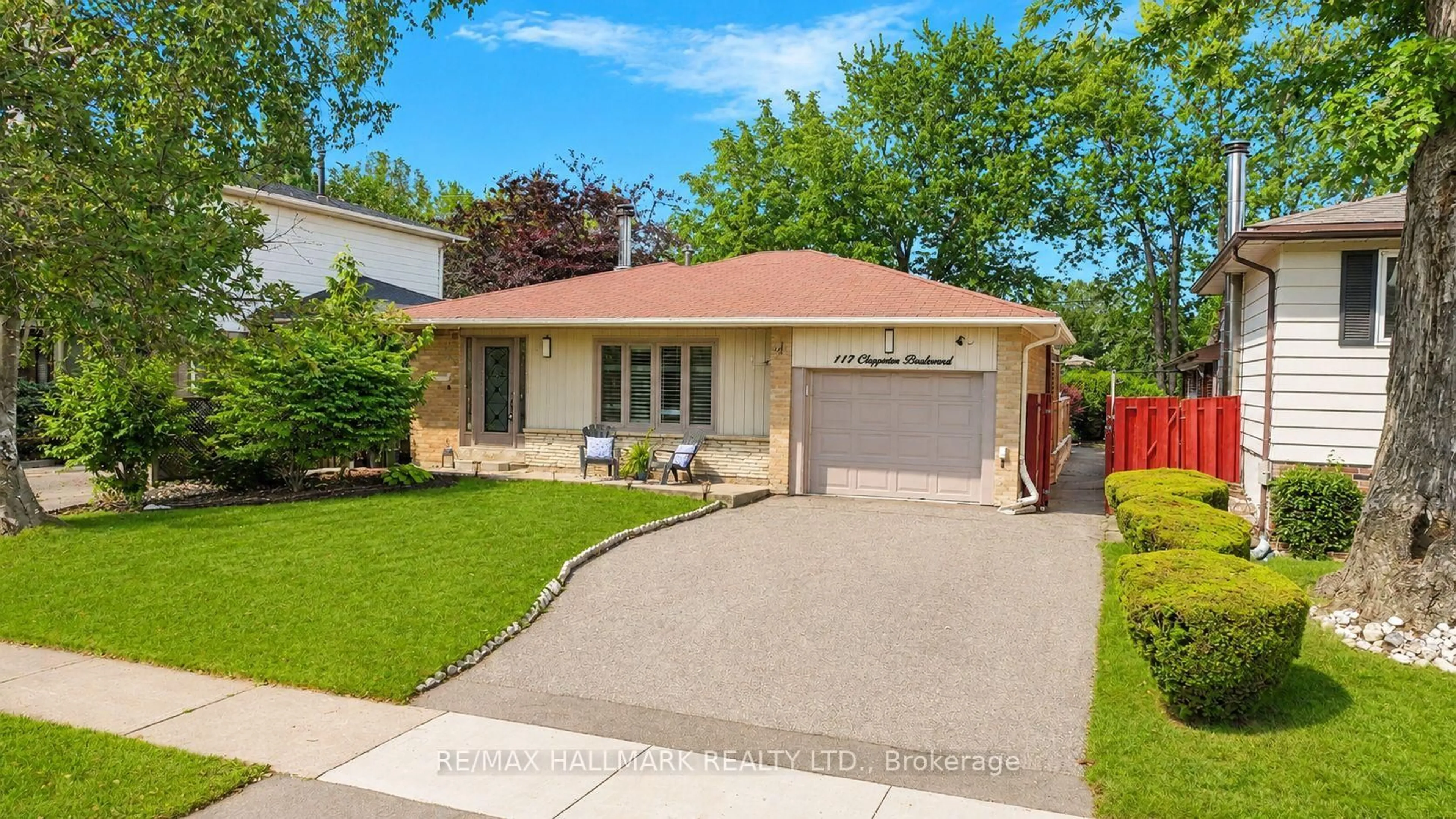 Home with vinyl exterior material, street for 117 Clappison Blvd, Toronto Ontario M1C 2H3