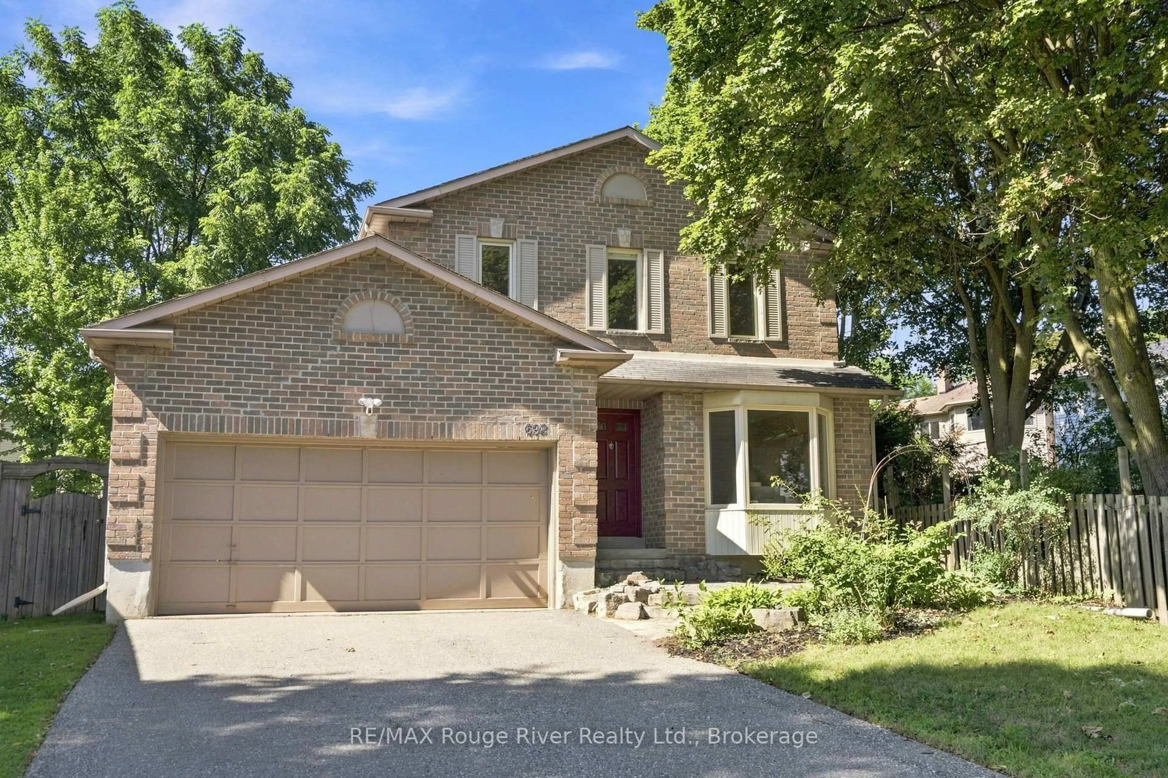 Home with brick exterior material, street for 692 Avery Crt, Oshawa Ontario L1K 1S8
