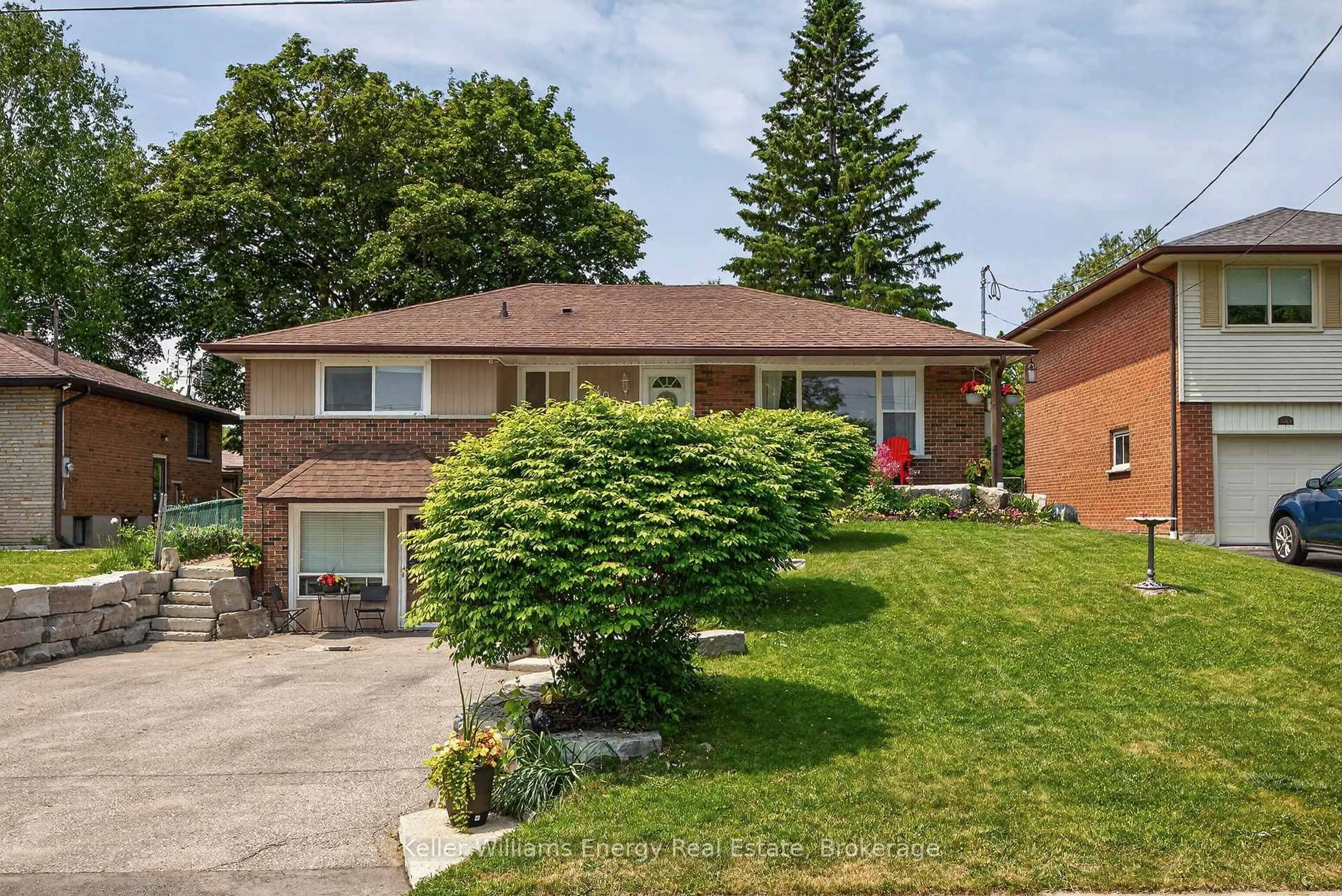 Home with brick exterior material, street for 405 Bernhard Cres, Oshawa Ontario L1G 2B7