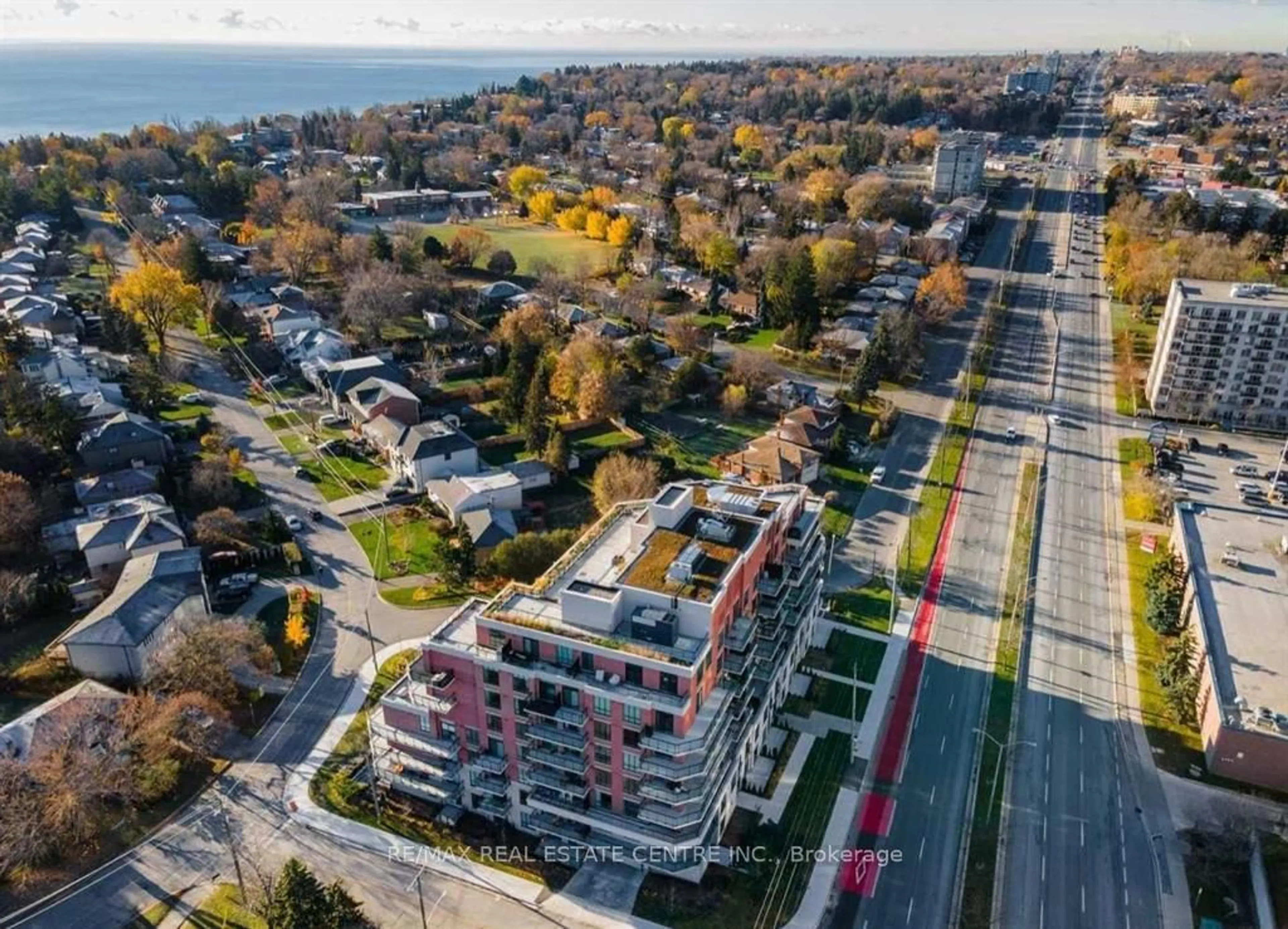 A pic from outside/outdoor area/front of a property/back of a property/a pic from drone, street for 3655 Kingston Rd #105, Toronto Ontario M1M 1S2