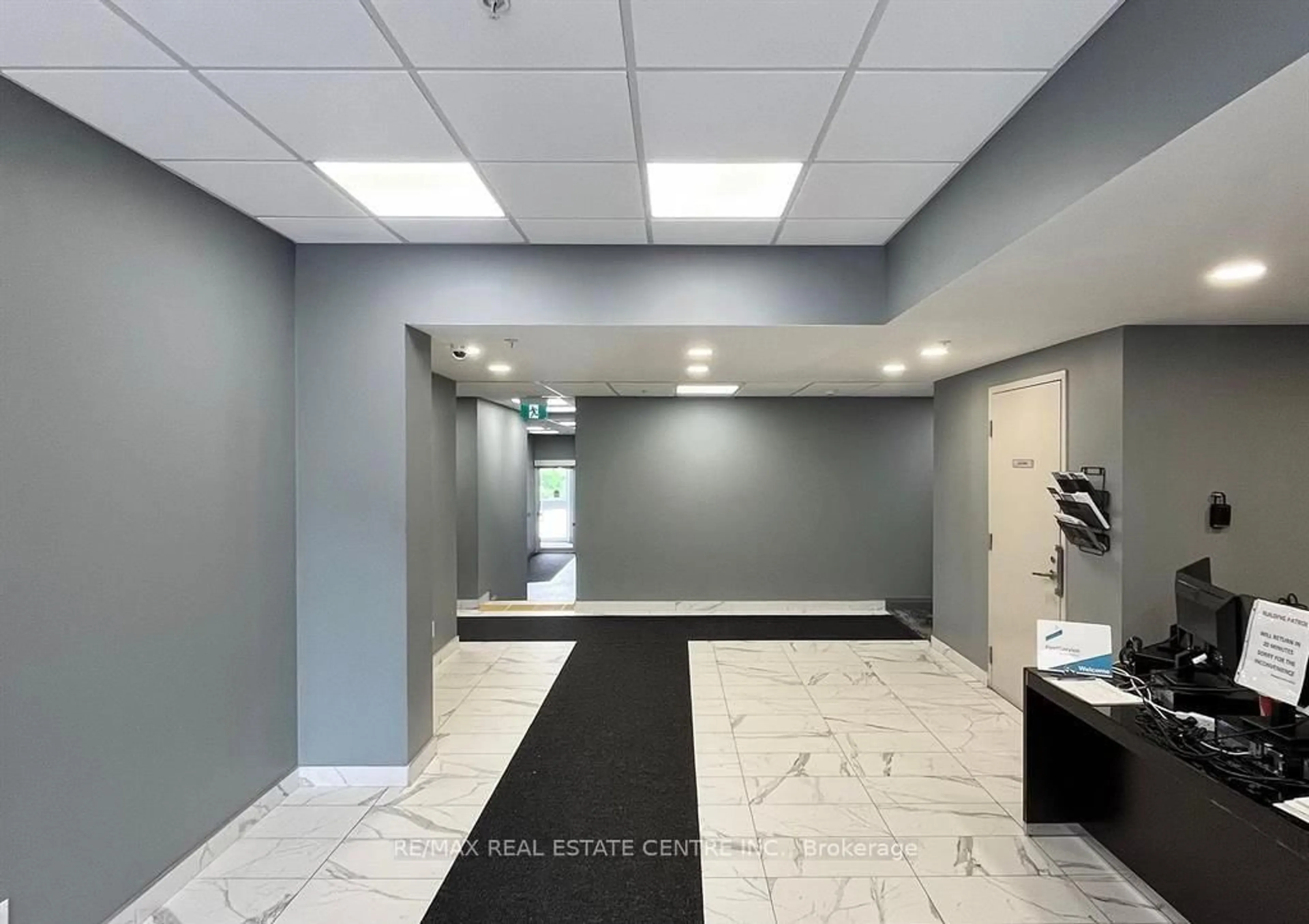 Indoor foyer for 3655 Kingston Rd #105, Toronto Ontario M1M 1S2