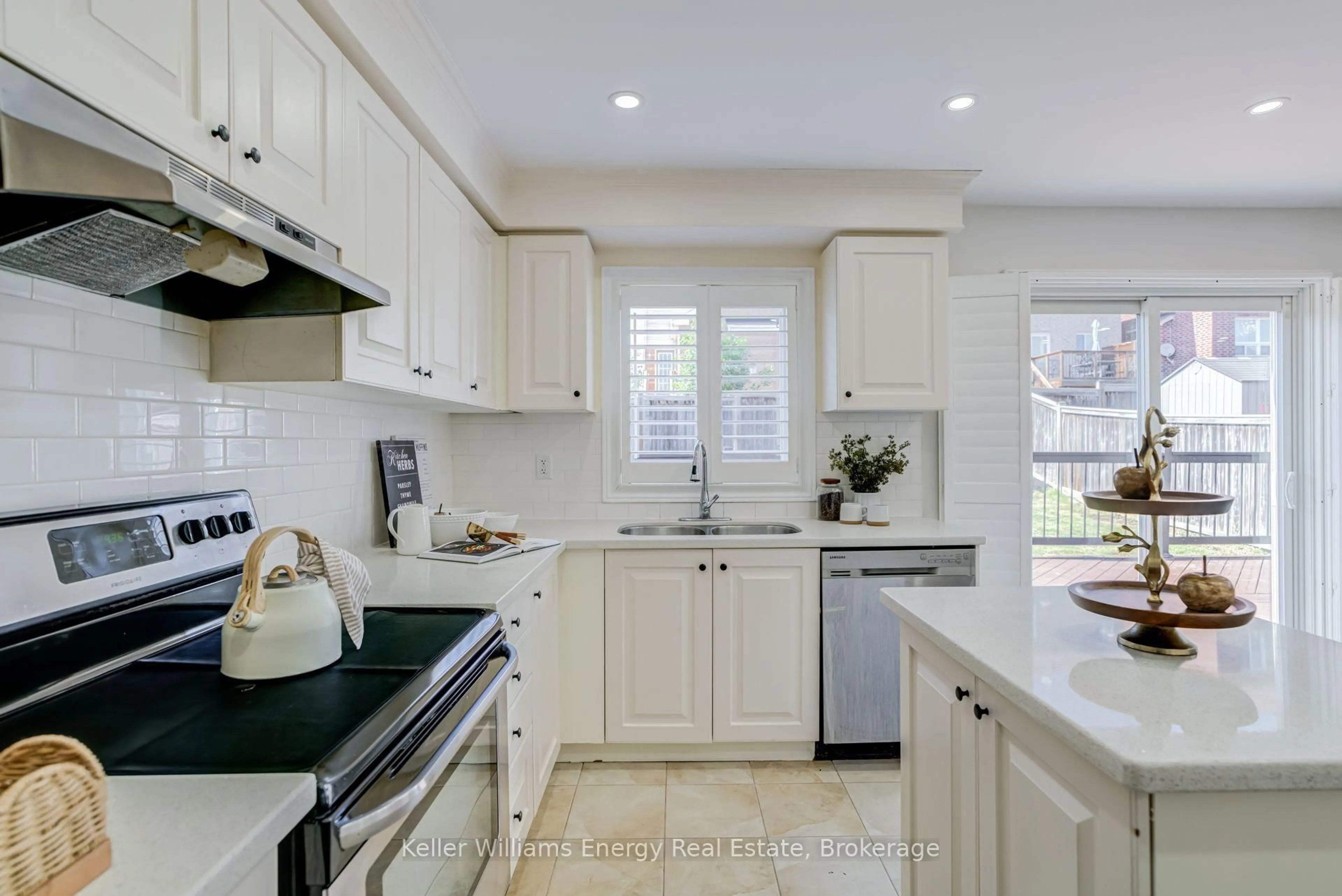 Open concept kitchen, ceramic/tile floor for 1342 Harlstone Cres, Oshawa Ontario L1K 0N5