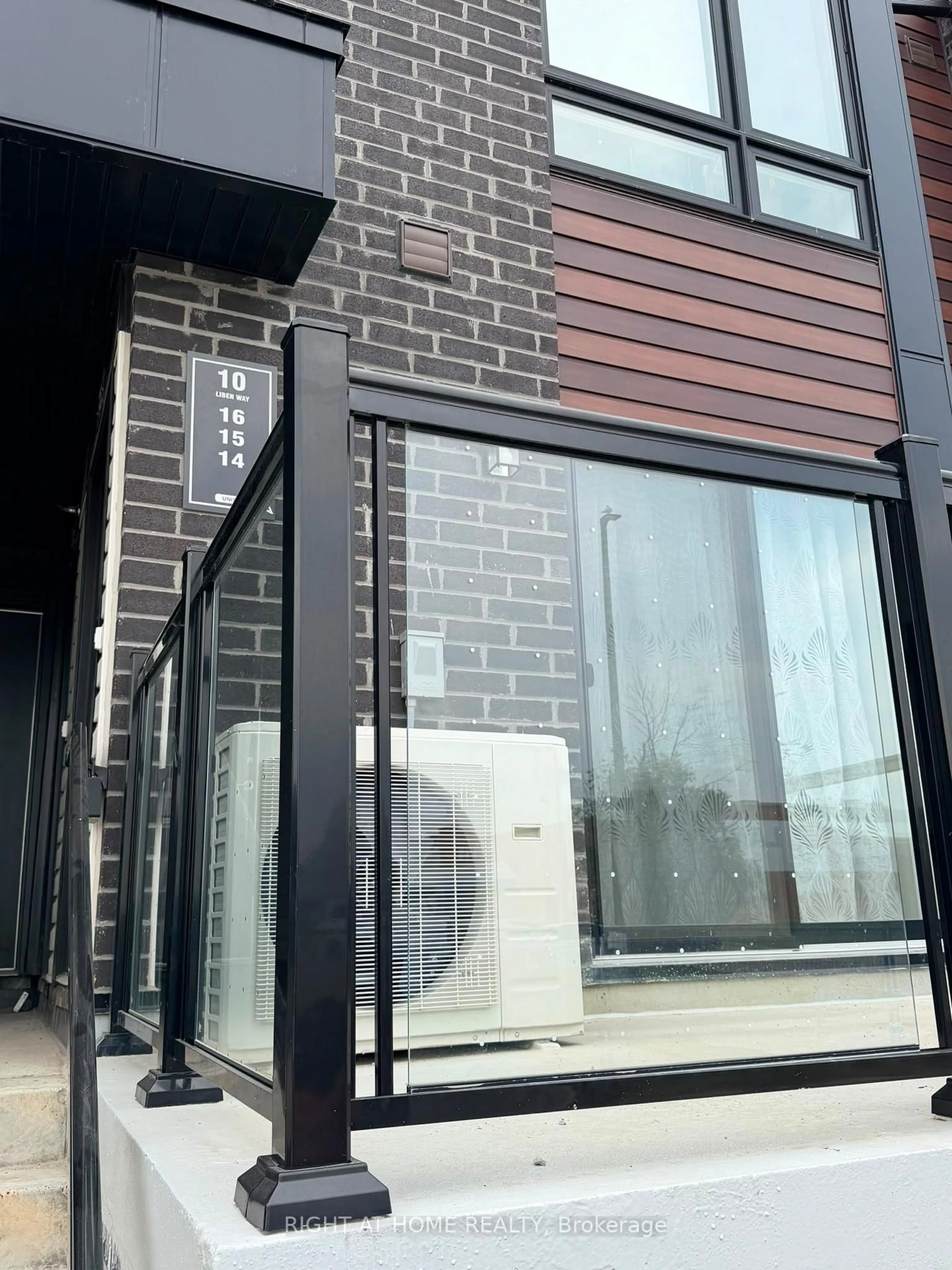 Unknown for 10 Liben Way #14, Toronto Ontario M1B 0E8