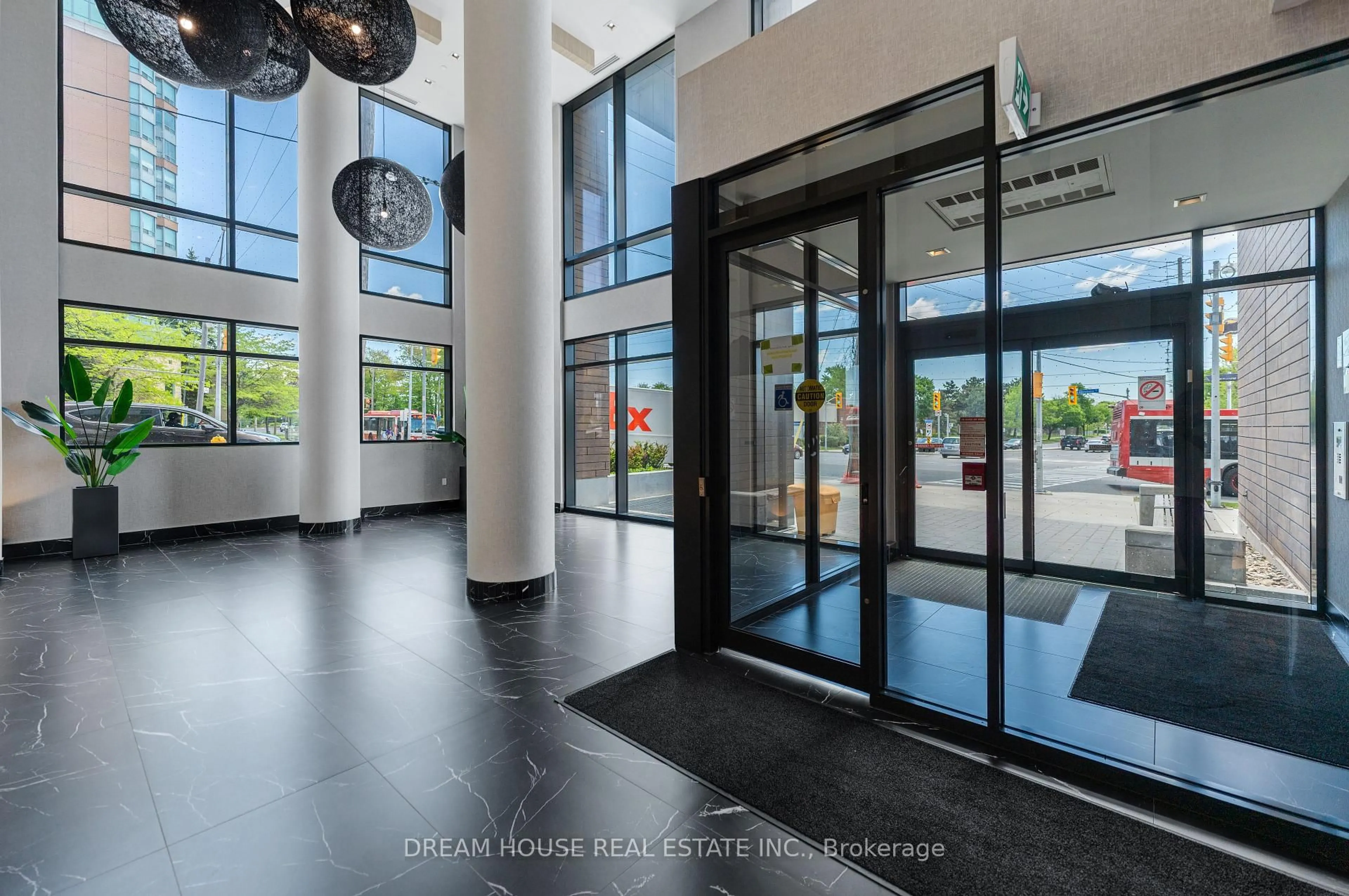 Indoor foyer for 1350 Ellesmere Rd #1011, Toronto Ontario M1P 0G6