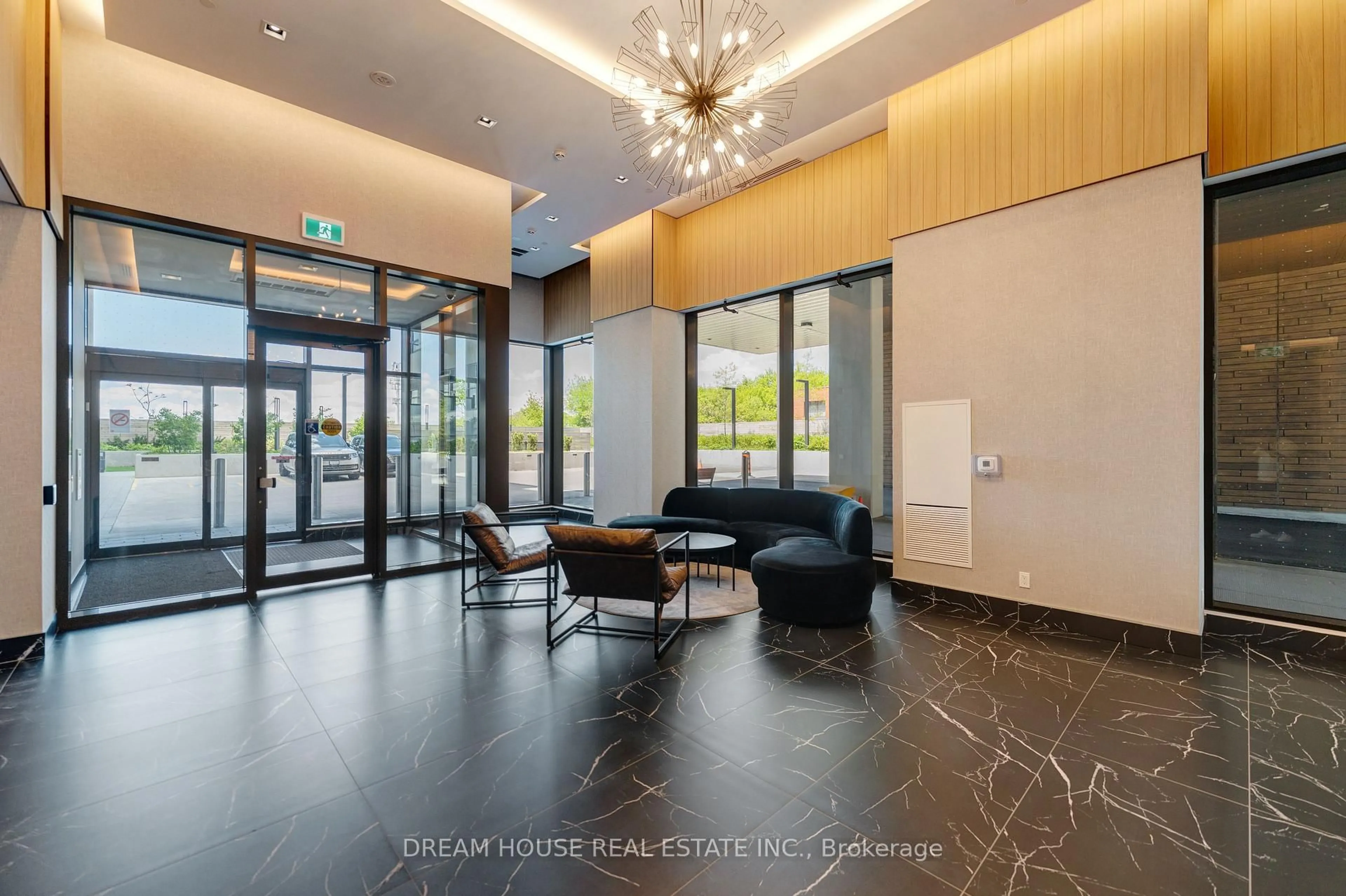 Indoor foyer for 1350 Ellesmere Rd #1011, Toronto Ontario M1P 0G6