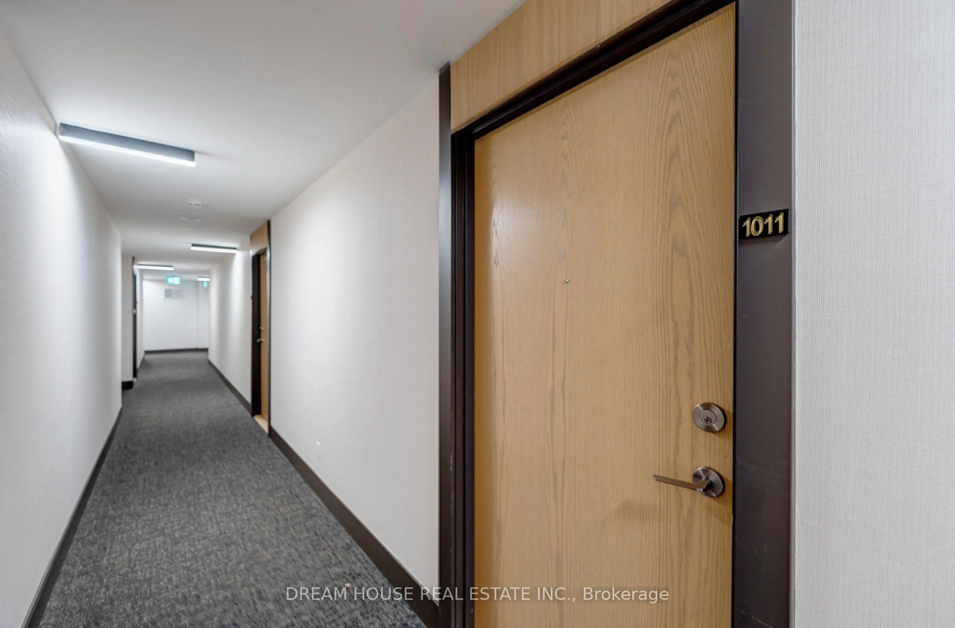 Indoor foyer for 1350 Ellesmere Rd #1011, Toronto Ontario M1P 0G6