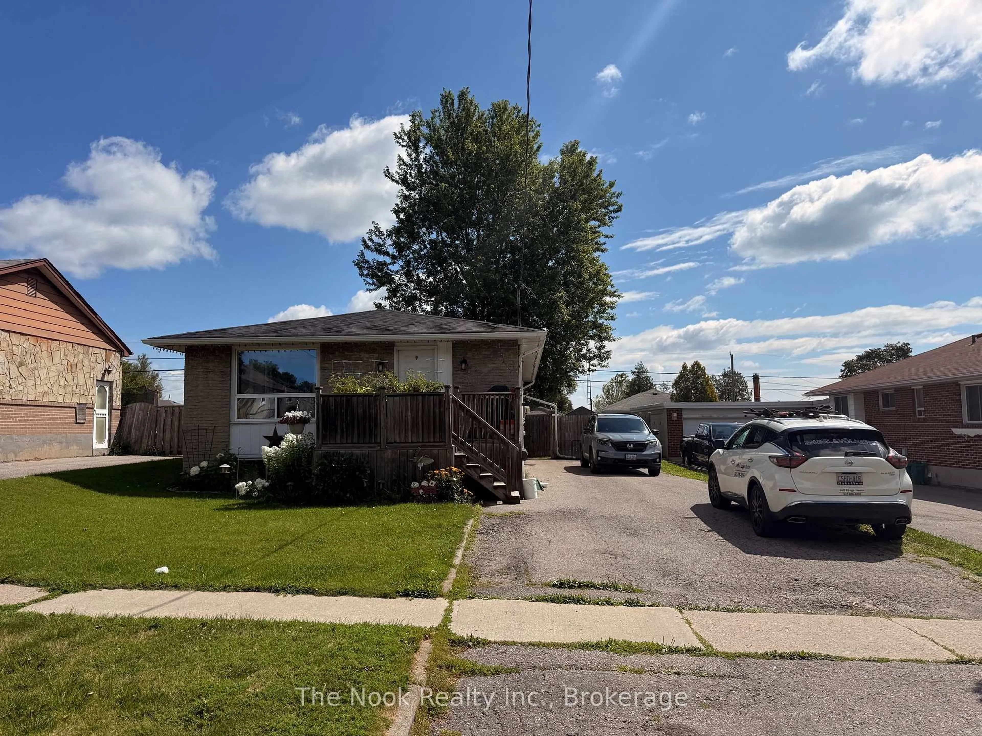 Unknown for 1321 Cedar St, Oshawa Ontario L1J 3S4