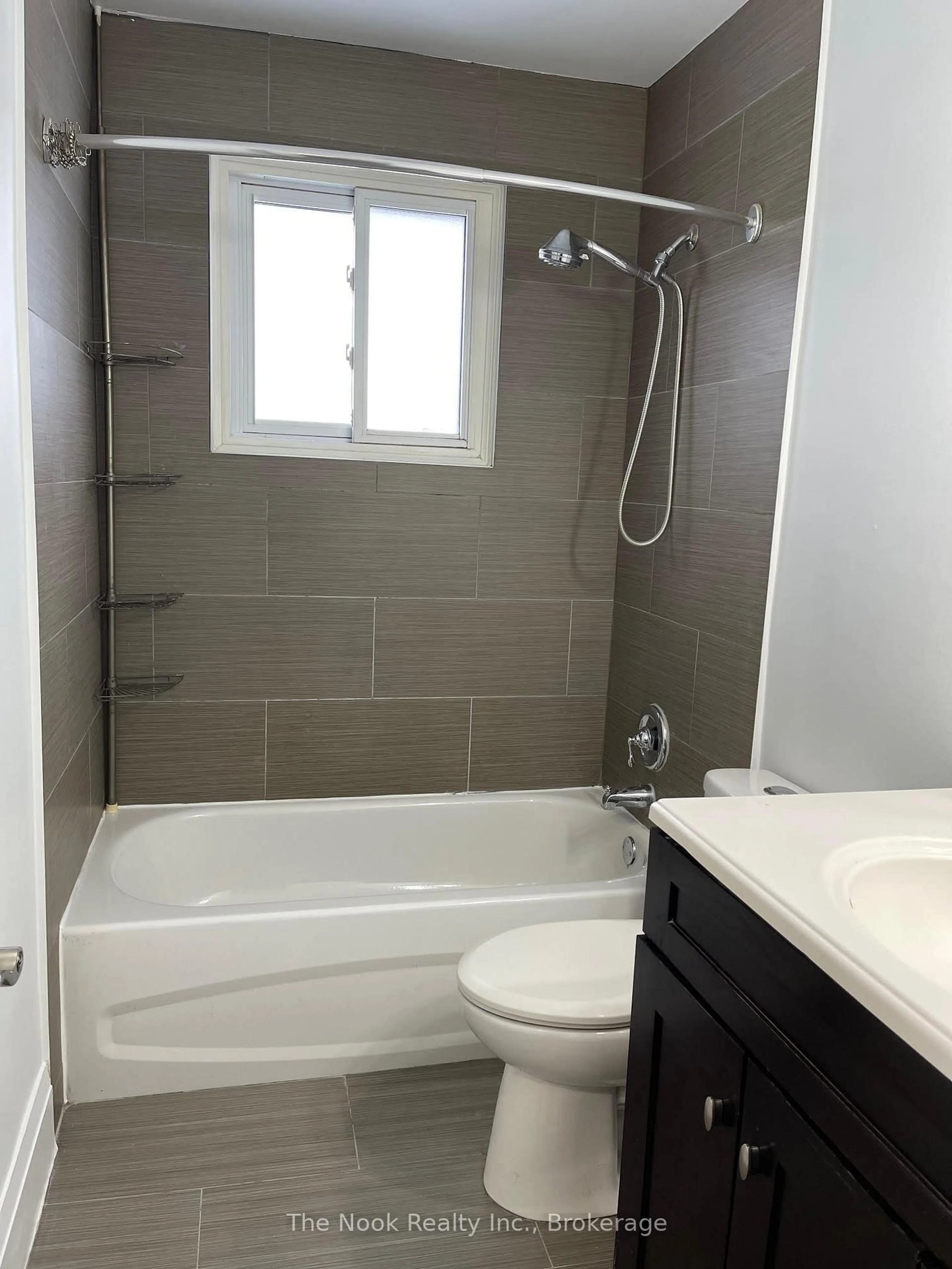 Standard bathroom, ceramic/tile floor for 1321 Cedar St, Oshawa Ontario L1J 3S4