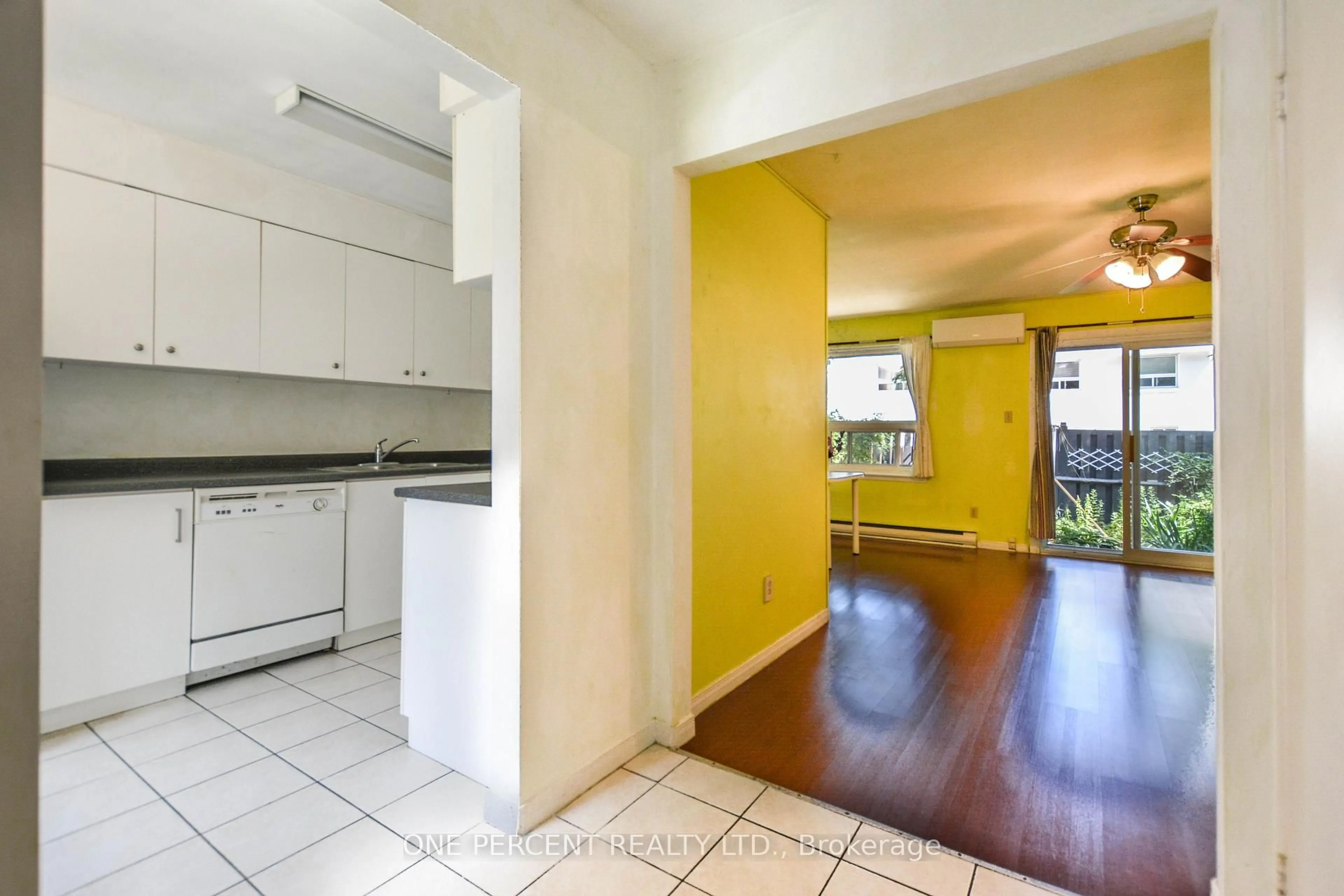 Standard kitchen, unknown for 2550 Birchmount Rd #20, Toronto Ontario M1T 2M5