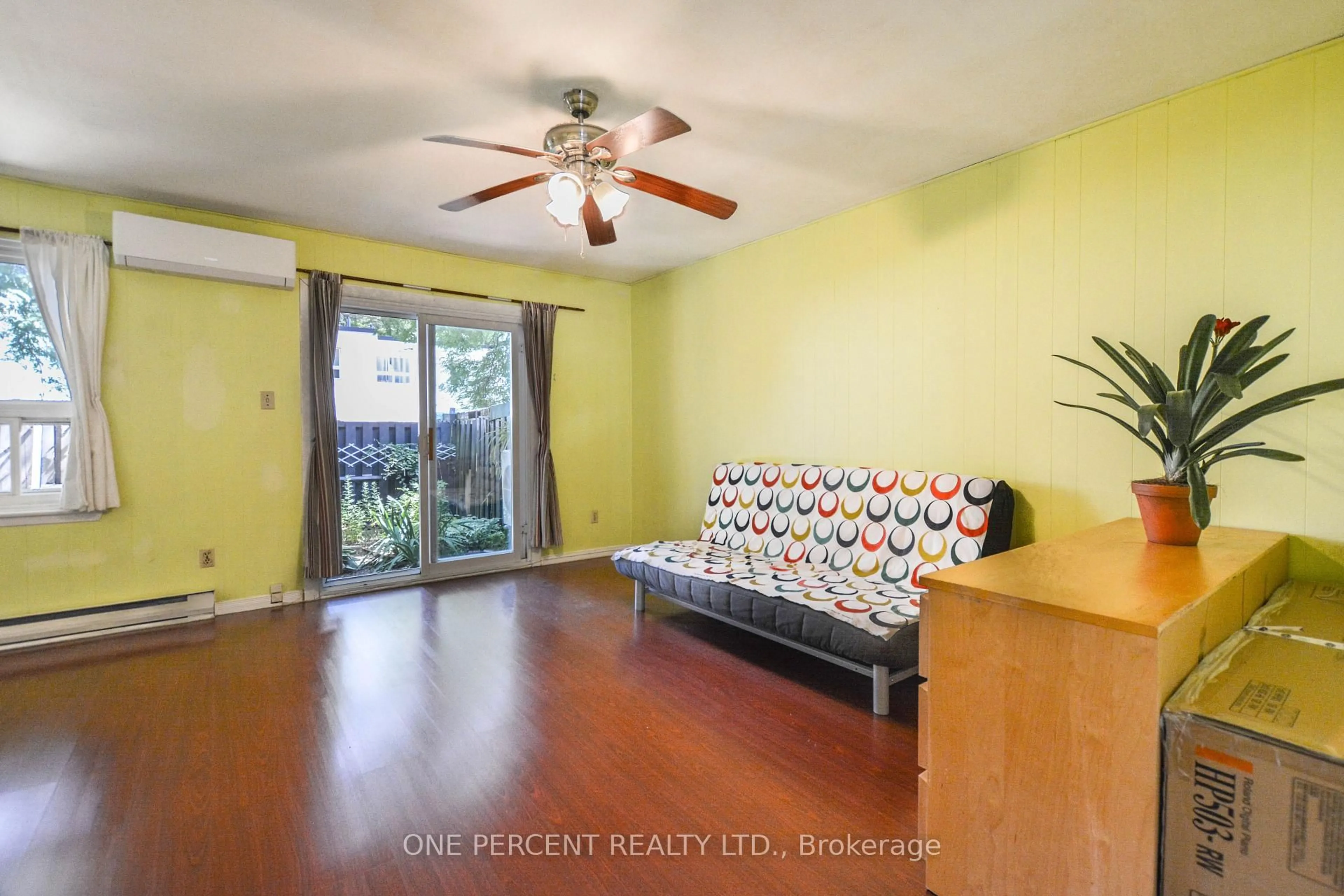 A pic of a room for 2550 Birchmount Rd #20, Toronto Ontario M1T 2M5