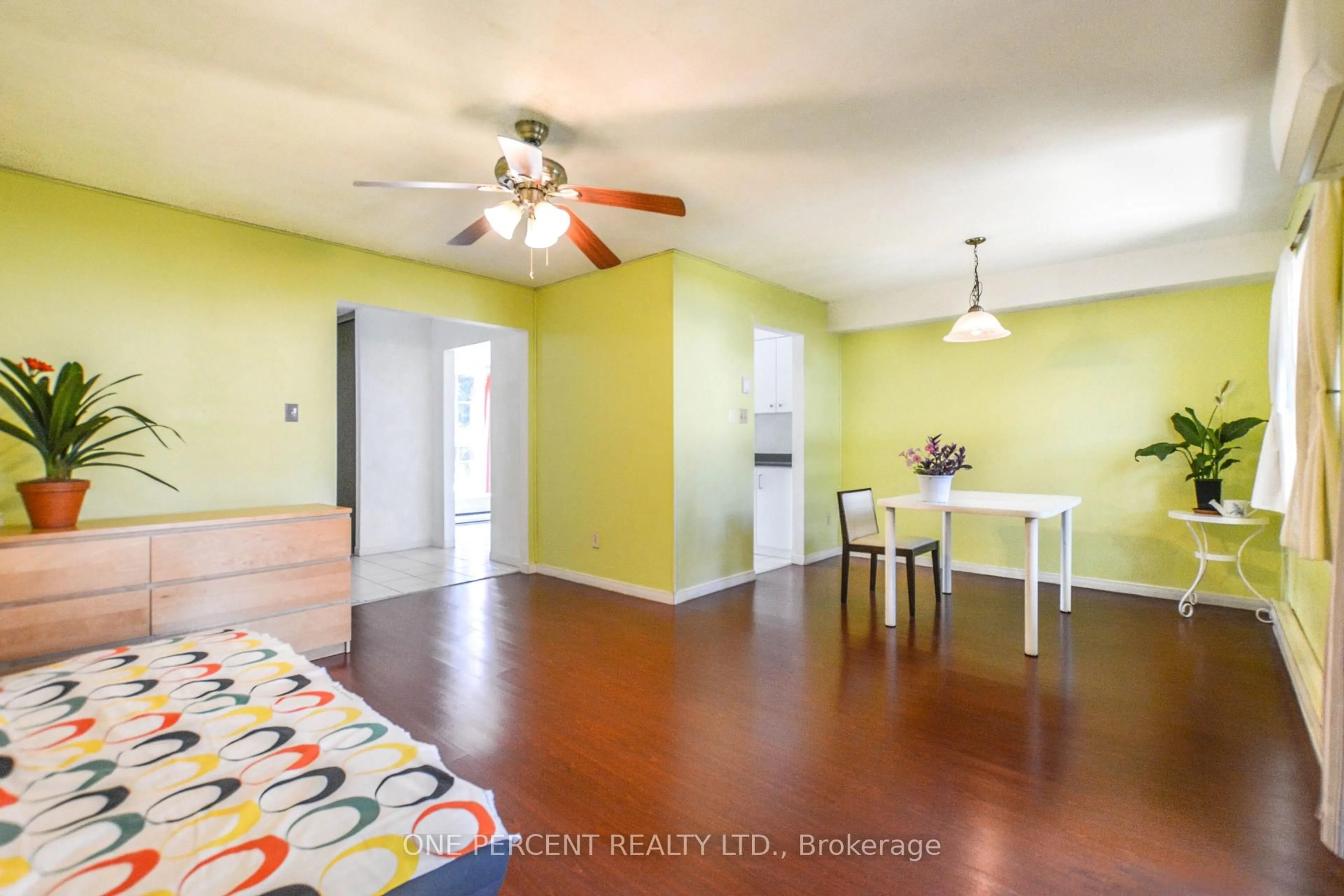 A pic of a room for 2550 Birchmount Rd #20, Toronto Ontario M1T 2M5