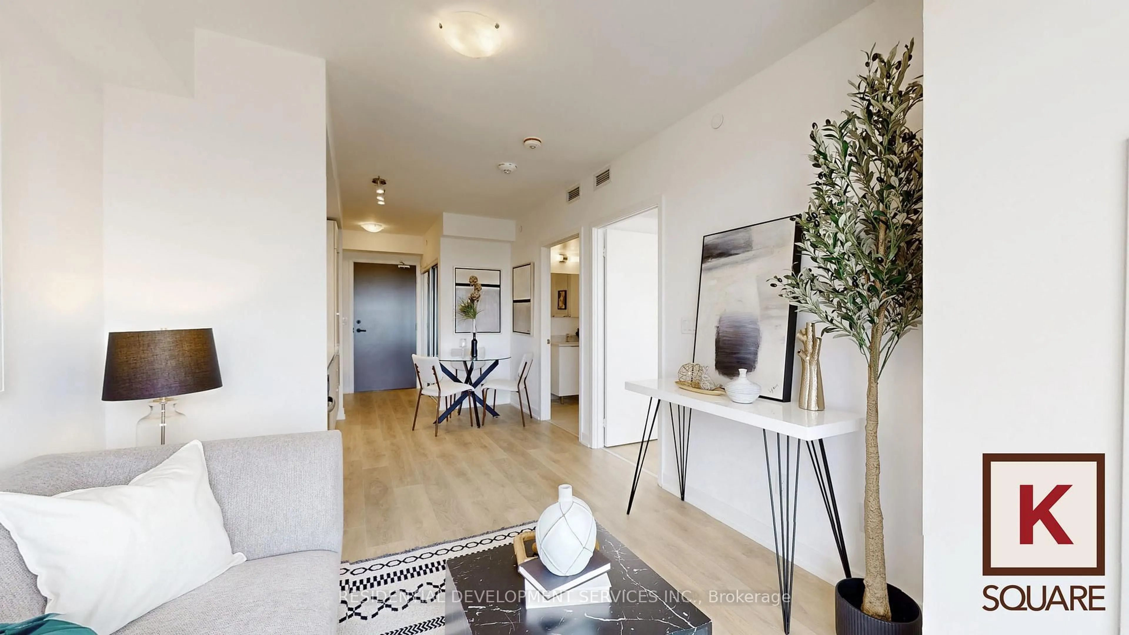 Indoor entryway for 2031 Kennedy Rd #3325, Toronto Ontario M1T 0B8