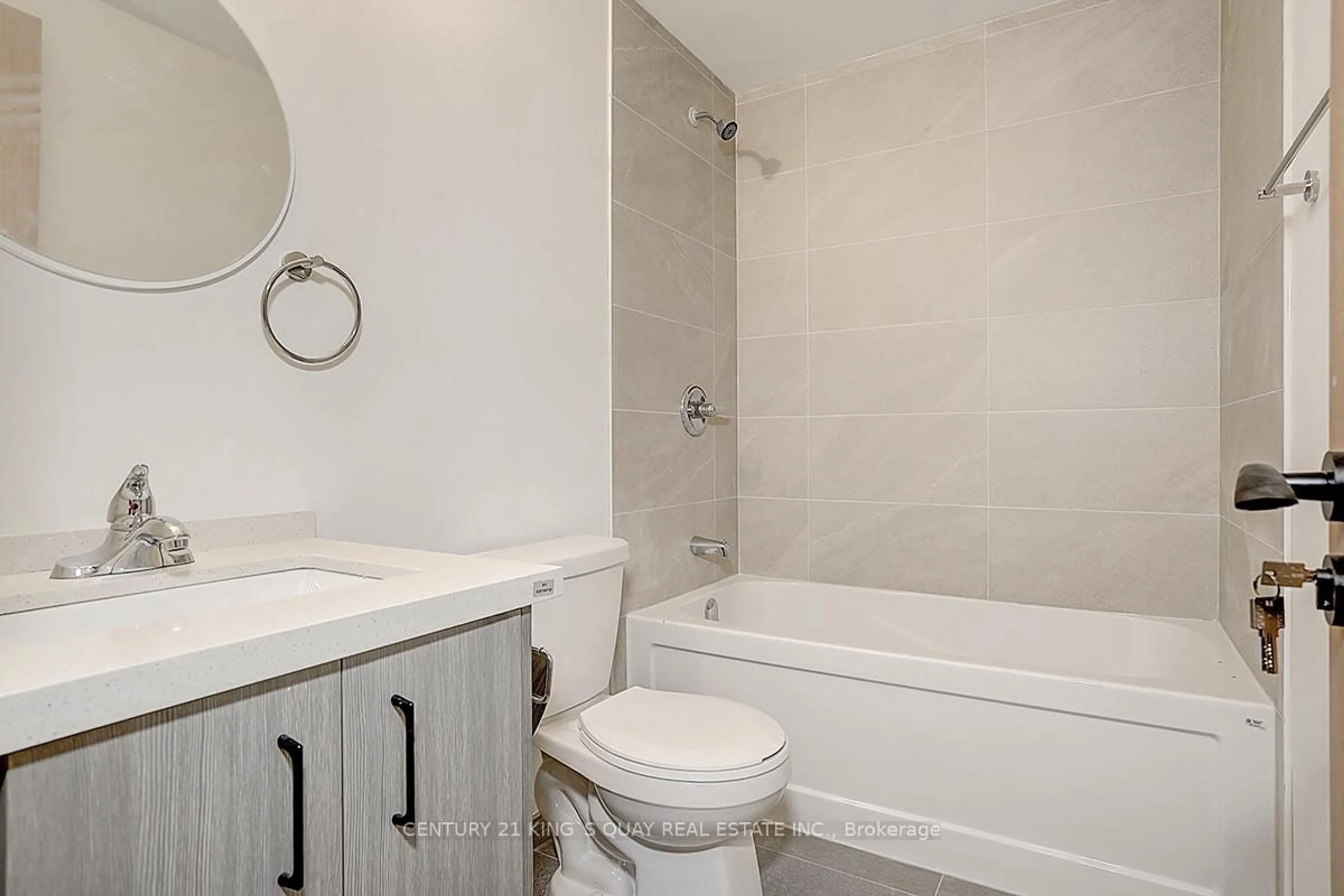 Standard bathroom, ceramic/tile floor for 3421 Sheppard Ave #615, Toronto Ontario M1T 0C2