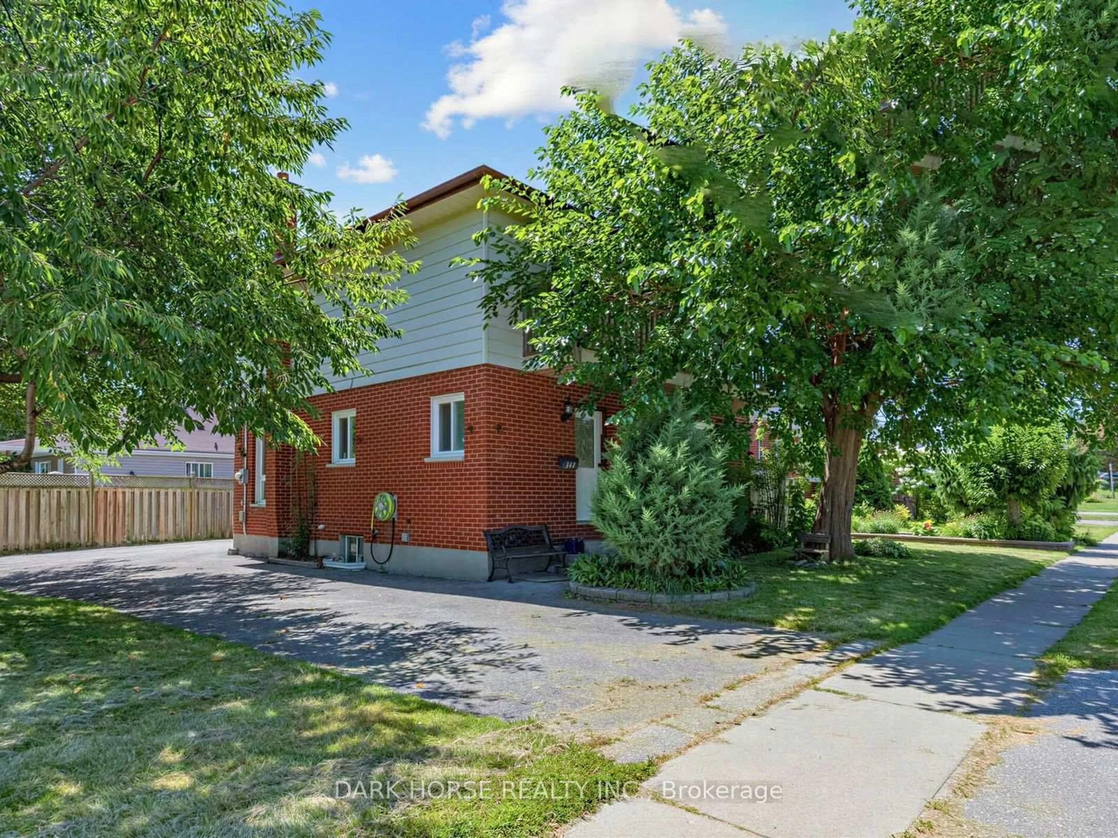 Home with brick exterior material, street for 347 Annapolis Ave, Oshawa Ontario L1J 2Y3