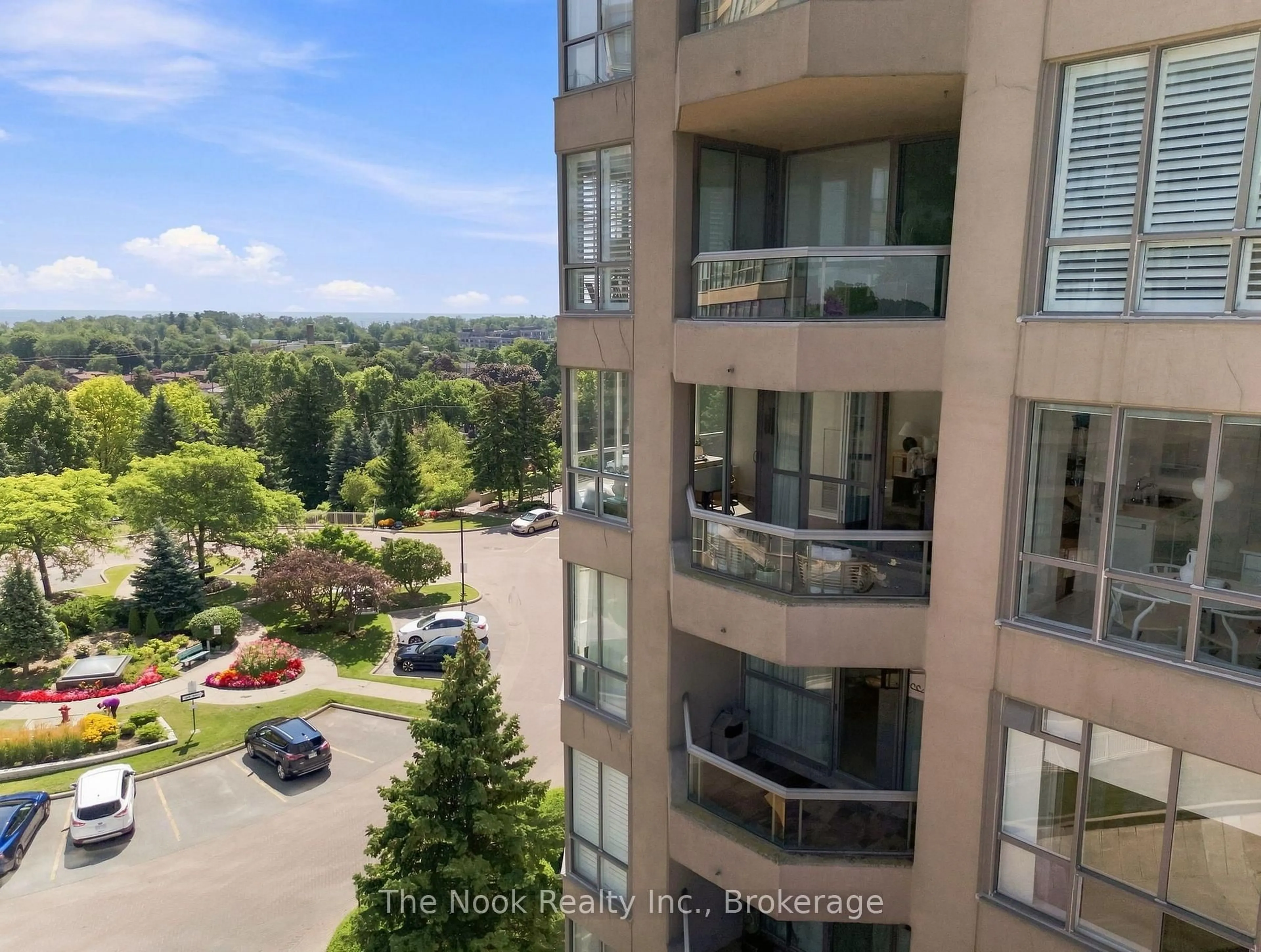 A pic from outside/outdoor area/front of a property/back of a property/a pic from drone, city buildings view from balcony for 10 Guildwood Pkwy #620, Toronto Ontario M1E 5B5