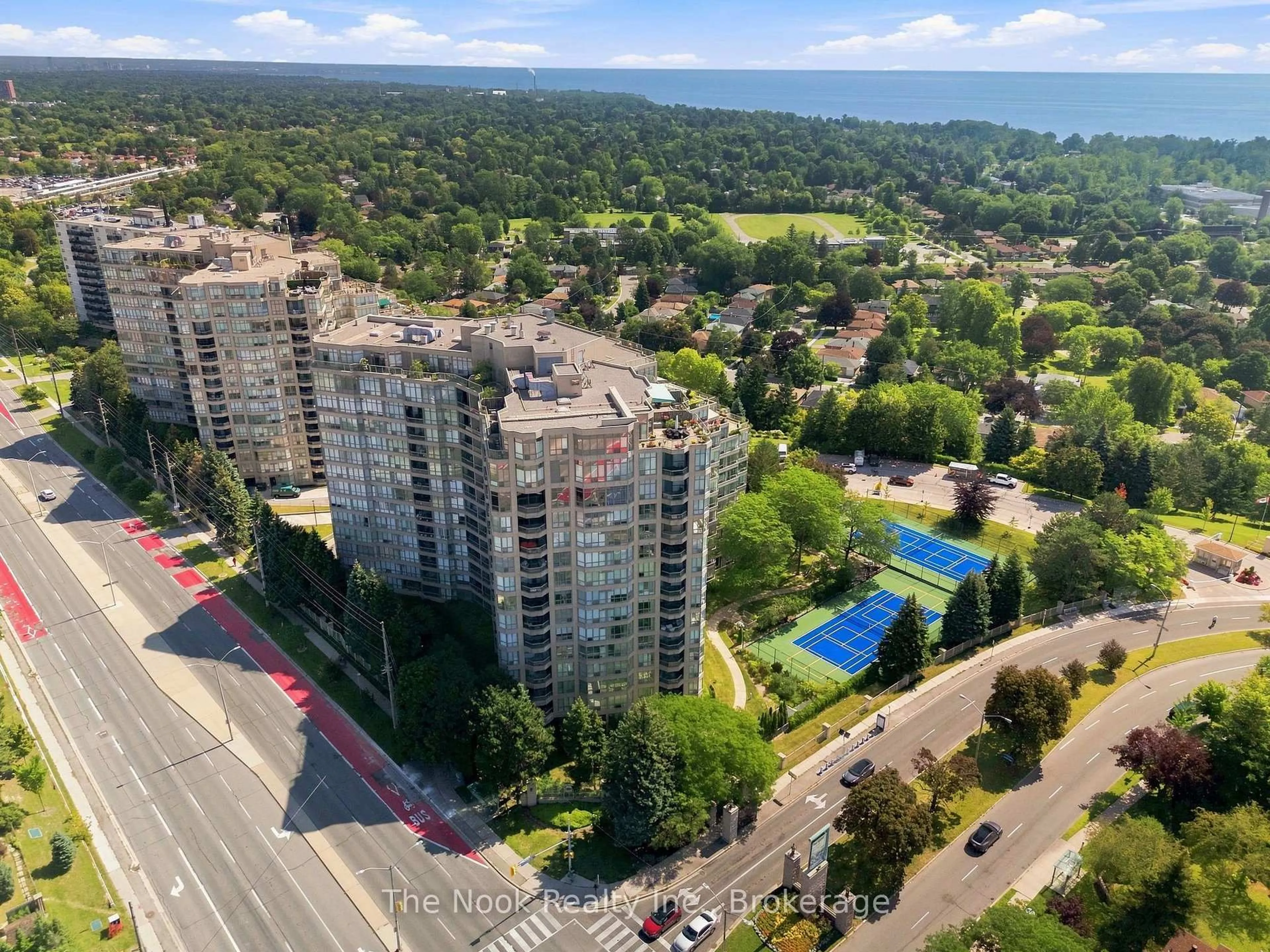 A pic from outside/outdoor area/front of a property/back of a property/a pic from drone, city buildings view from balcony for 10 Guildwood Pkwy #620, Toronto Ontario M1E 5B5